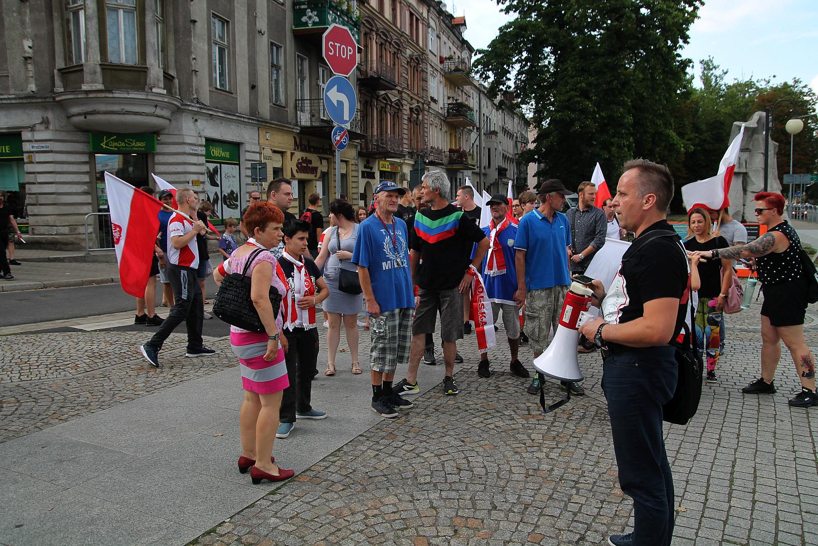 Zablokowali ruch na placu Wilsona aby oddać hołd powstańcom