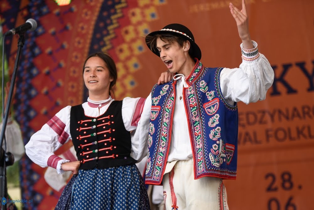 Trzy nagrody dla Łemkowskiego Zespołu Pieśni i Tańca Kyczera