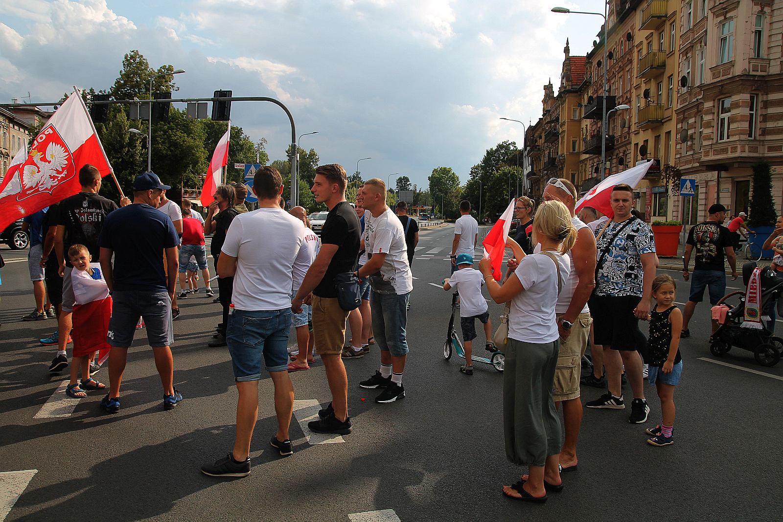 Zablokowali ruch na placu Wilsona aby oddać hołd powstańcom