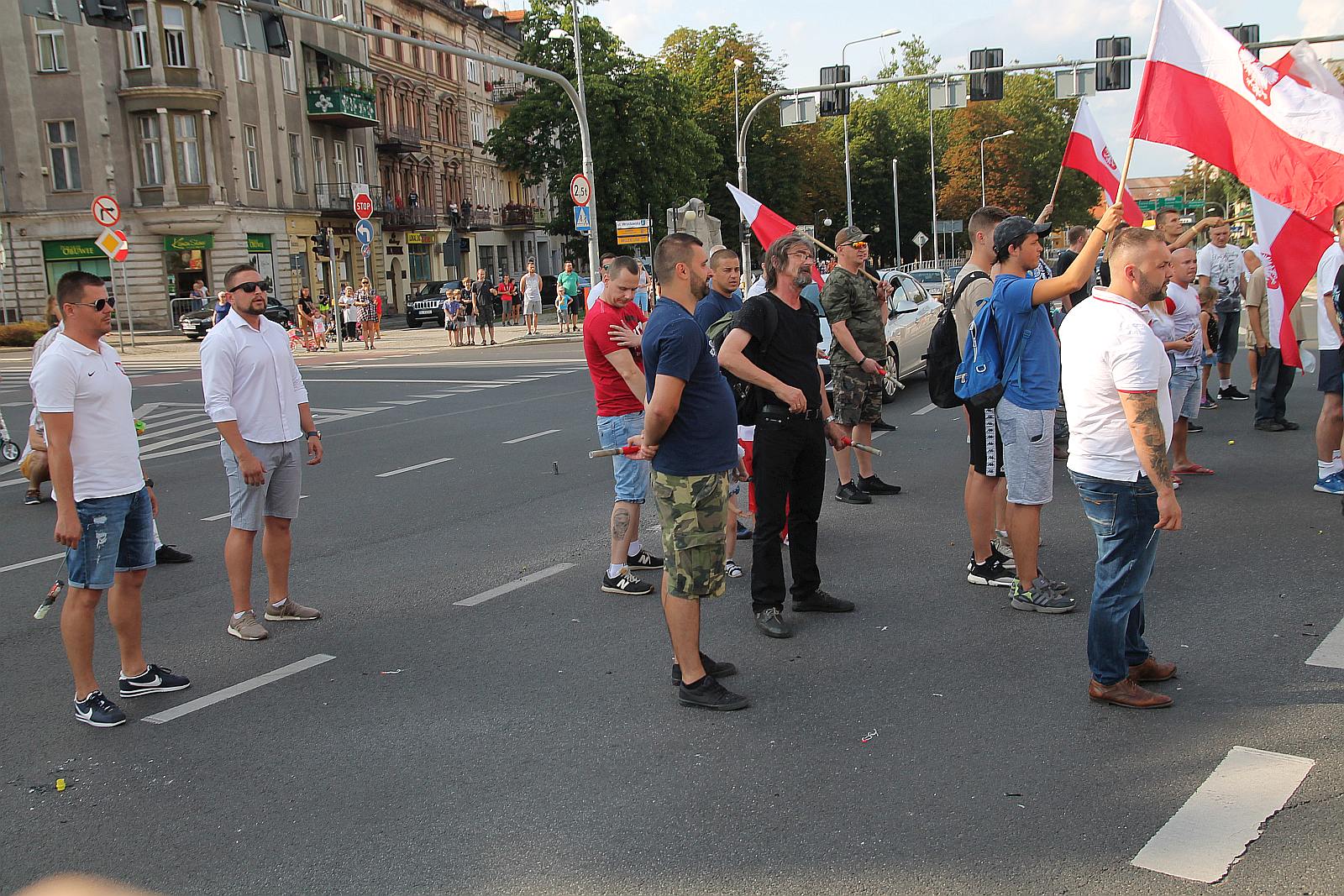 Zablokowali ruch na placu Wilsona aby oddać hołd powstańcom