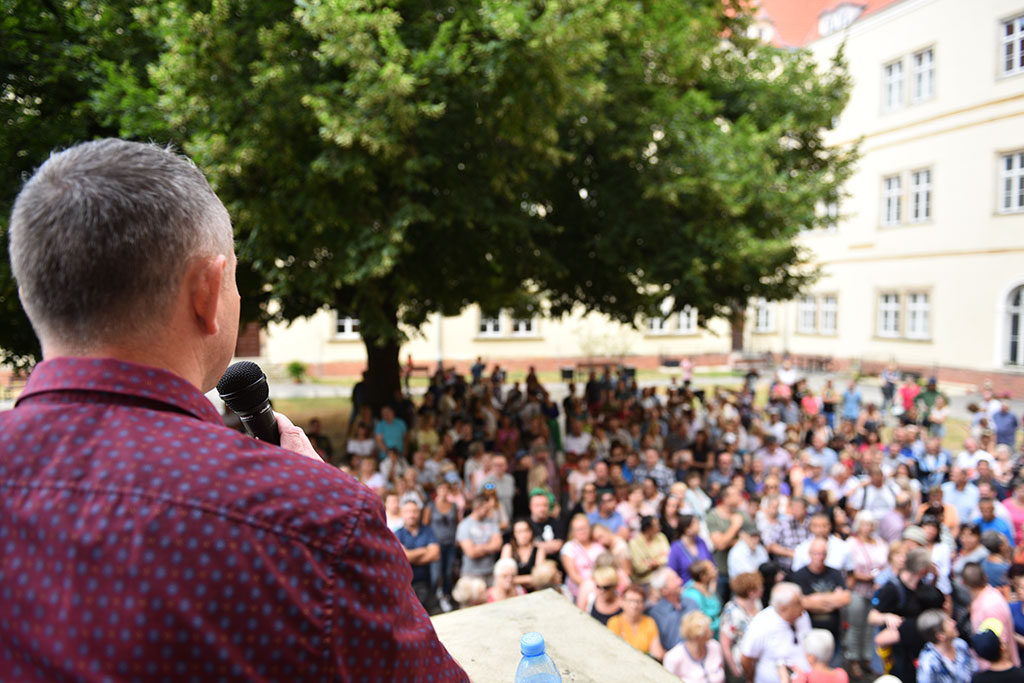 Legniczanie na spacerze po legnickim Zamku Piastowskim