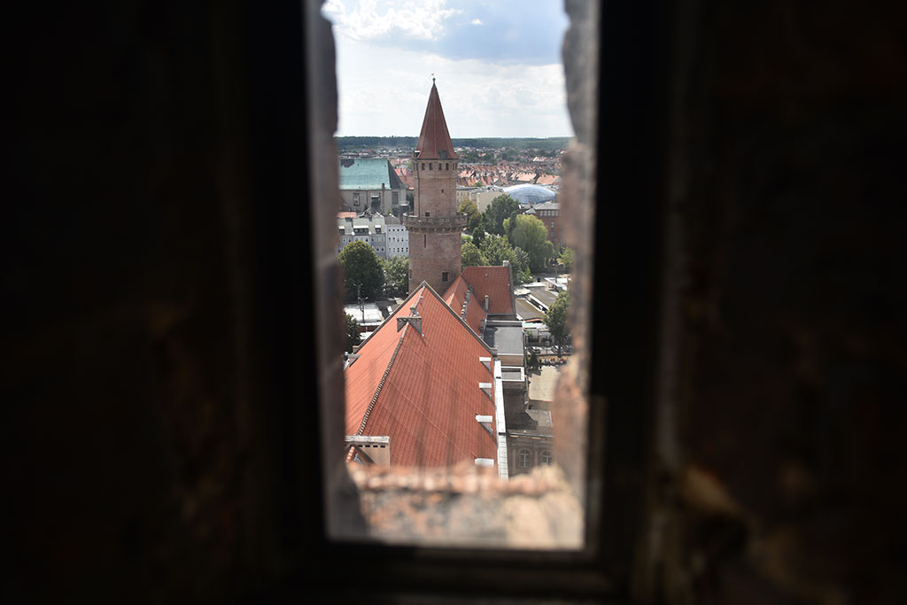 Legniczanie na spacerze po legnickim Zamku Piastowskim