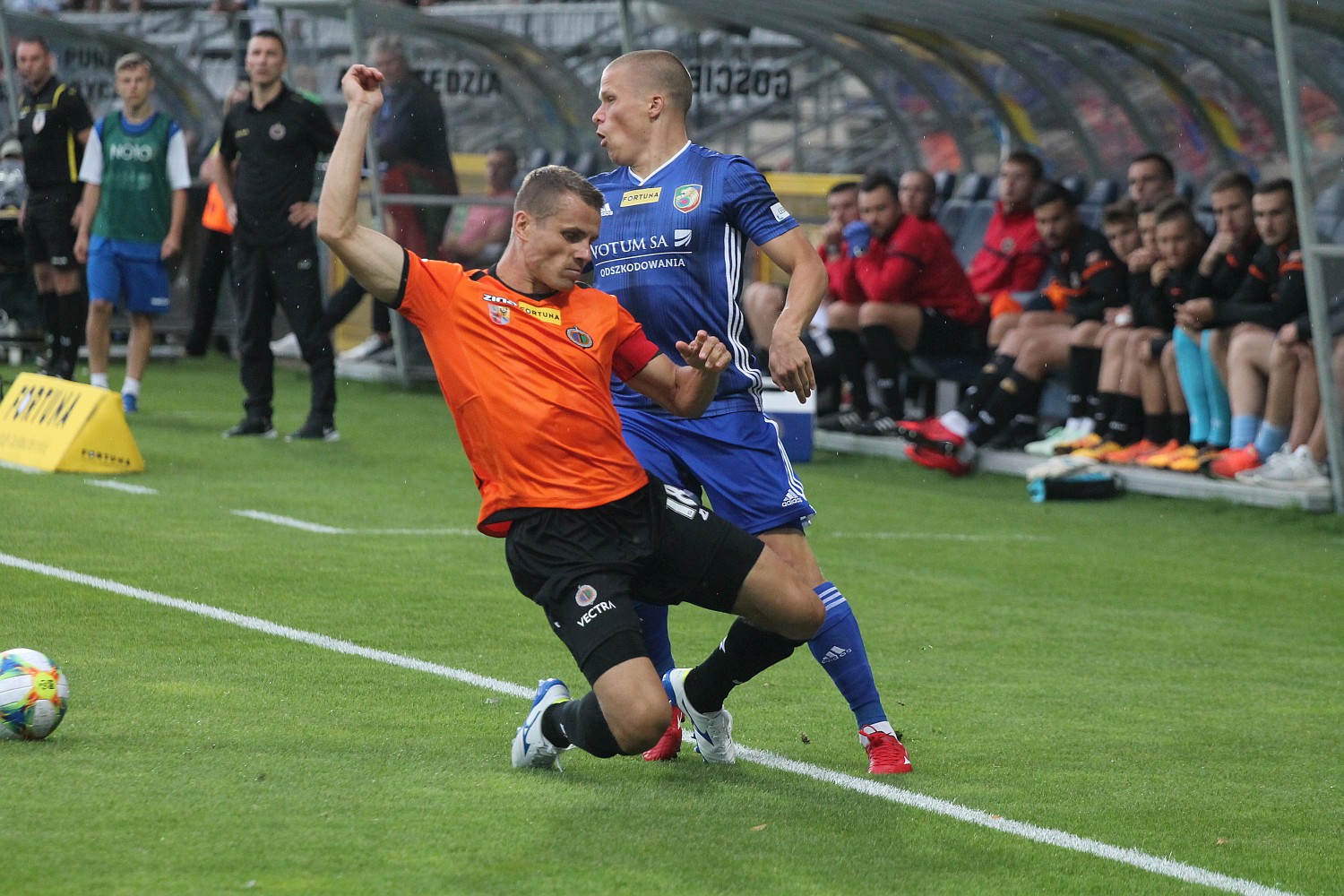 Miedź Legnica - Chrobry Głogów 2:1 (1:1)
