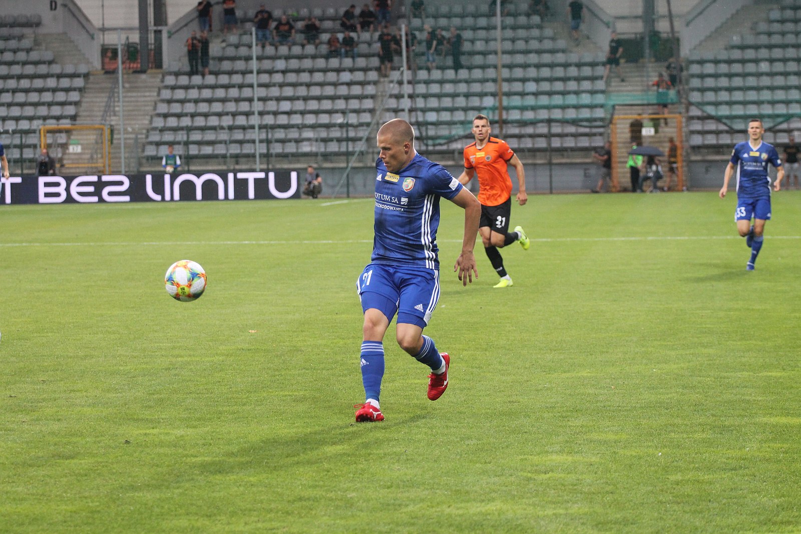 Miedź Legnica - Chrobry Głogów 2:1 (1:1)
