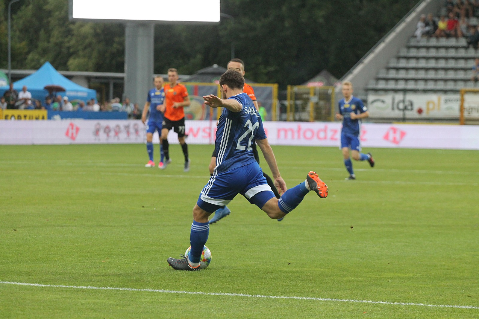 Miedź Legnica - Chrobry Głogów 2:1 (1:1)