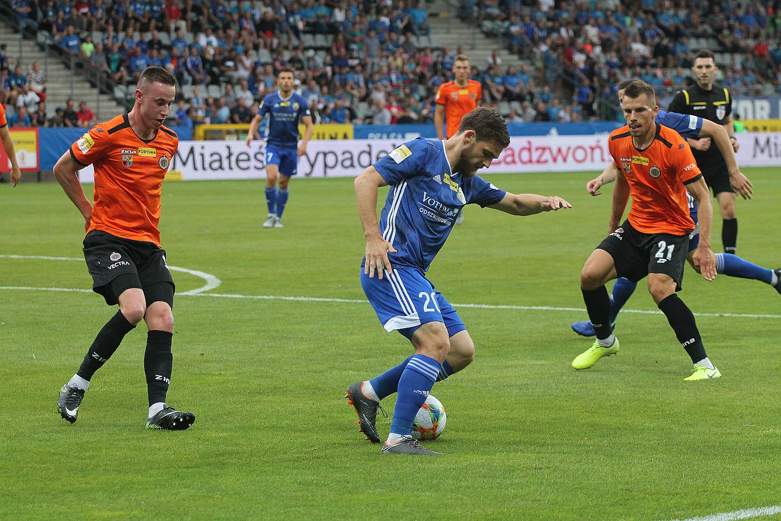 Miedź Legnica - Chrobry Głogów 2:1 (1:1)