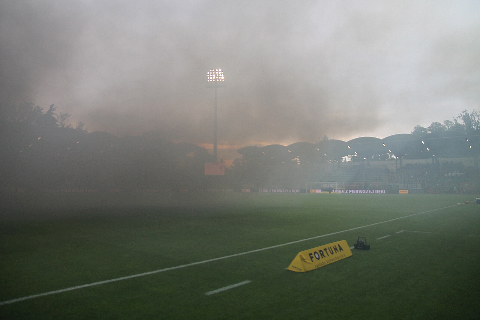 Miedź Legnica - Chrobry Głogów 2:1 (1:1)