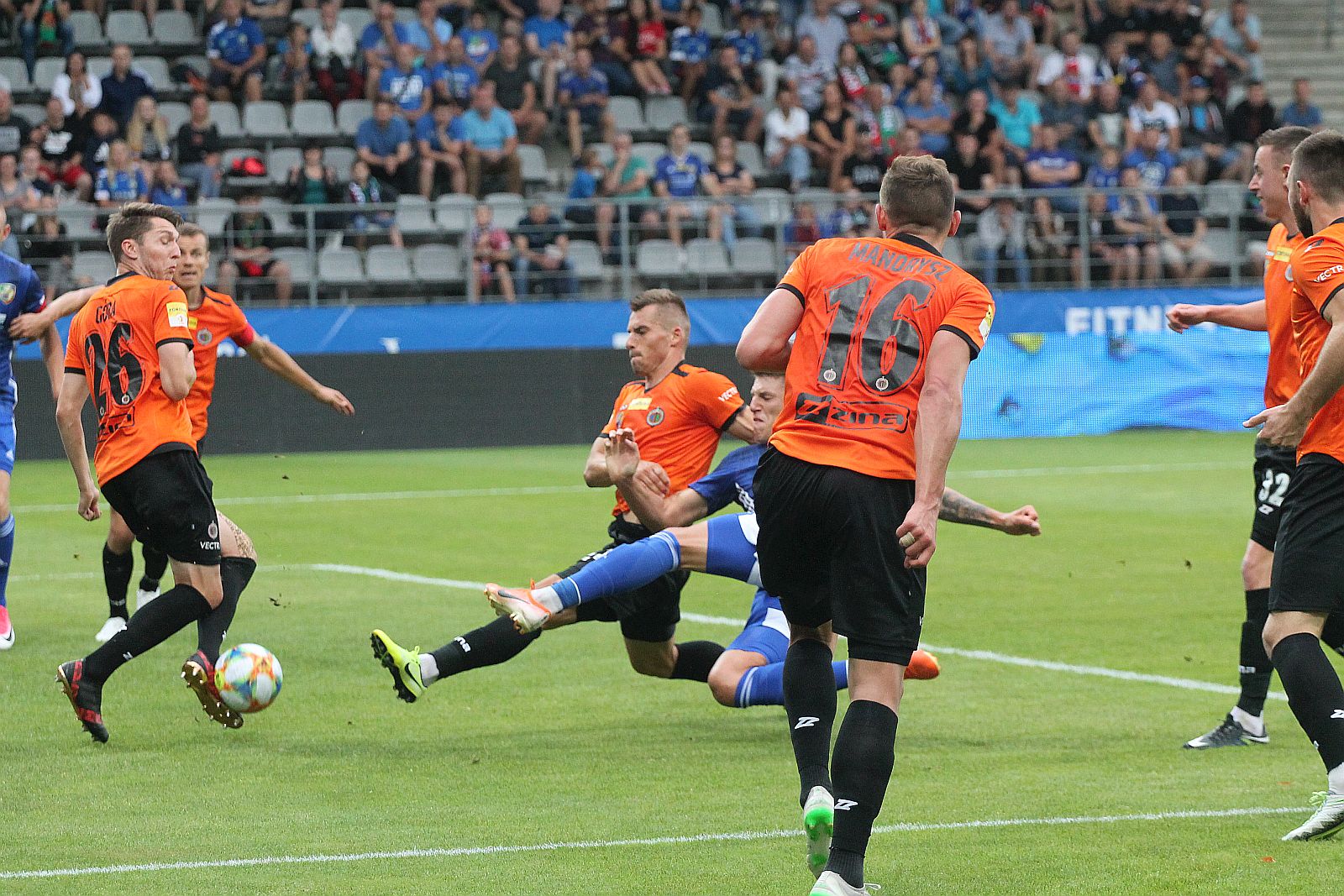 Miedź Legnica - Chrobry Głogów 2:1 (1:1)