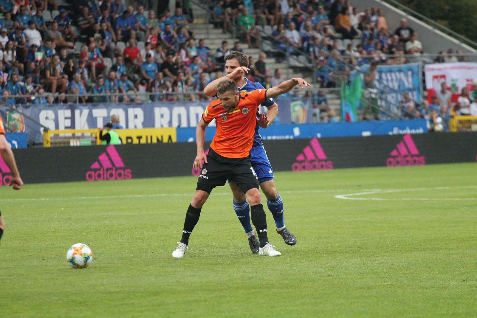 Miedź Legnica - Chrobry Głogów 2:1 (1:1)