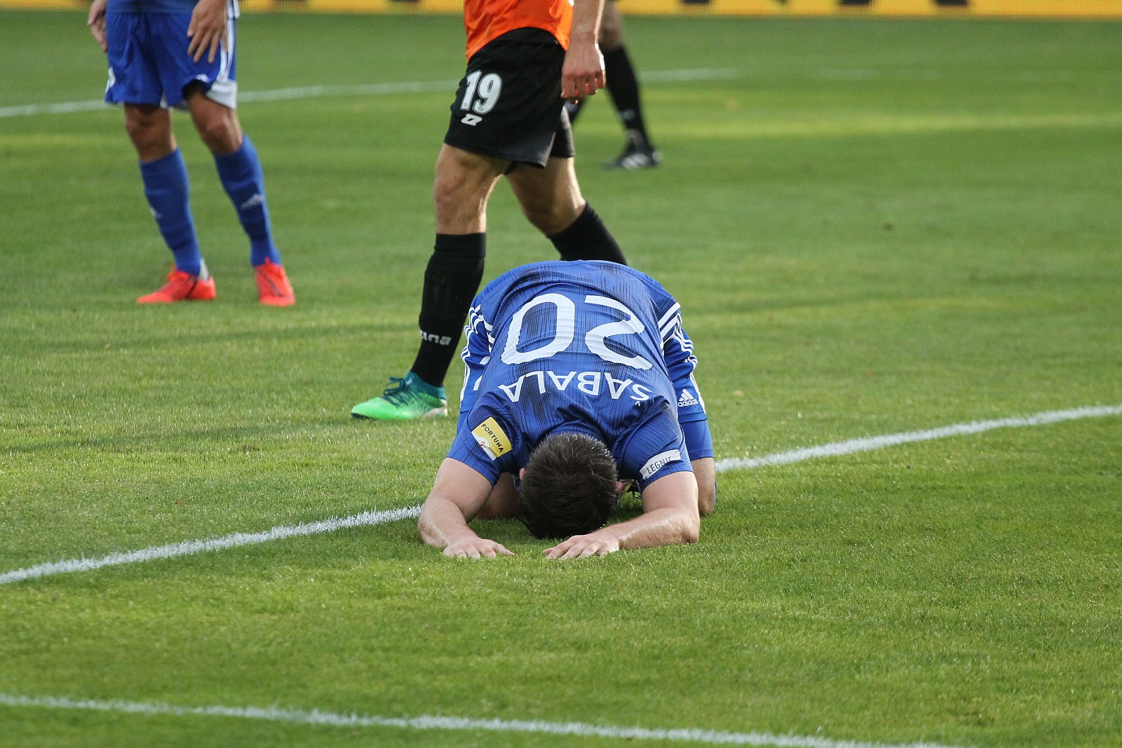 Miedź Legnica - Chrobry Głogów 2:1 (1:1)