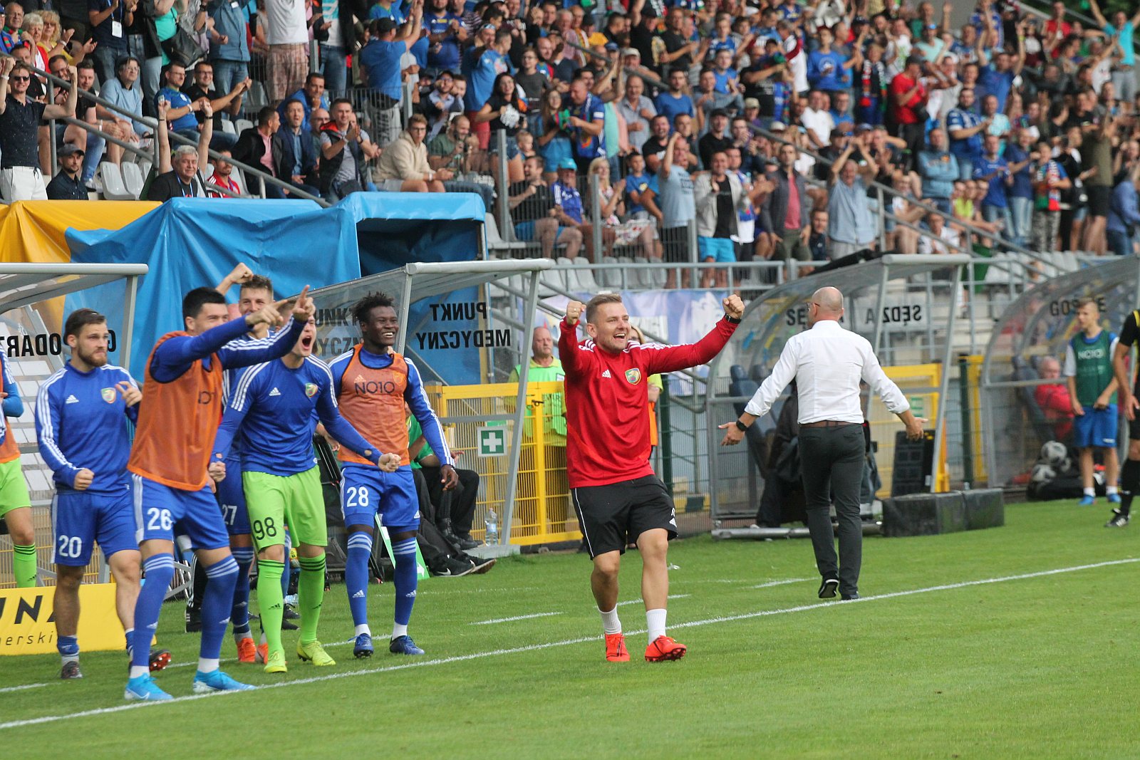 Miedź Legnica - Chrobry Głogów 2:1 (1:1)