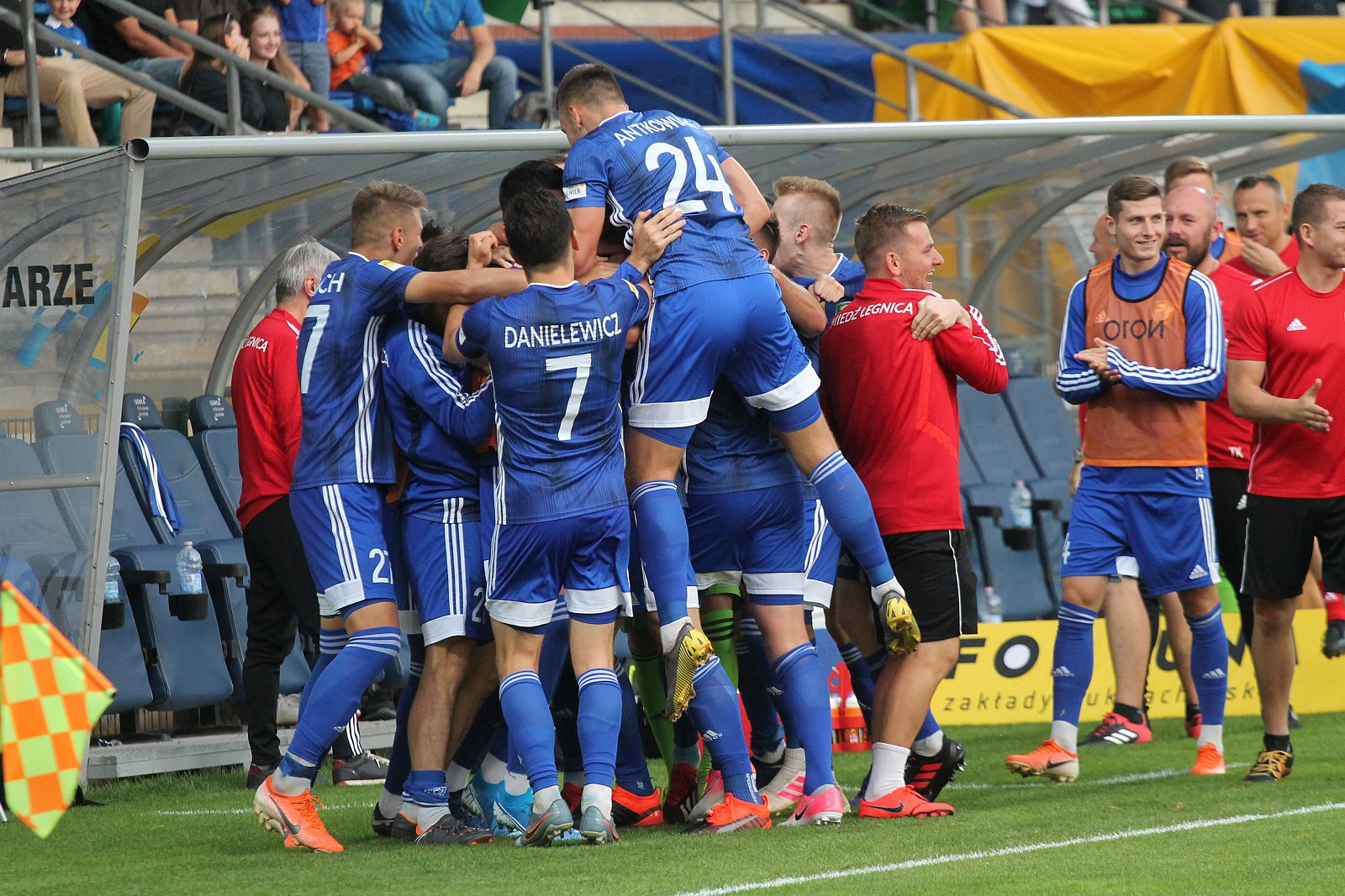 Miedź Legnica - Chrobry Głogów 2:1 (1:1)