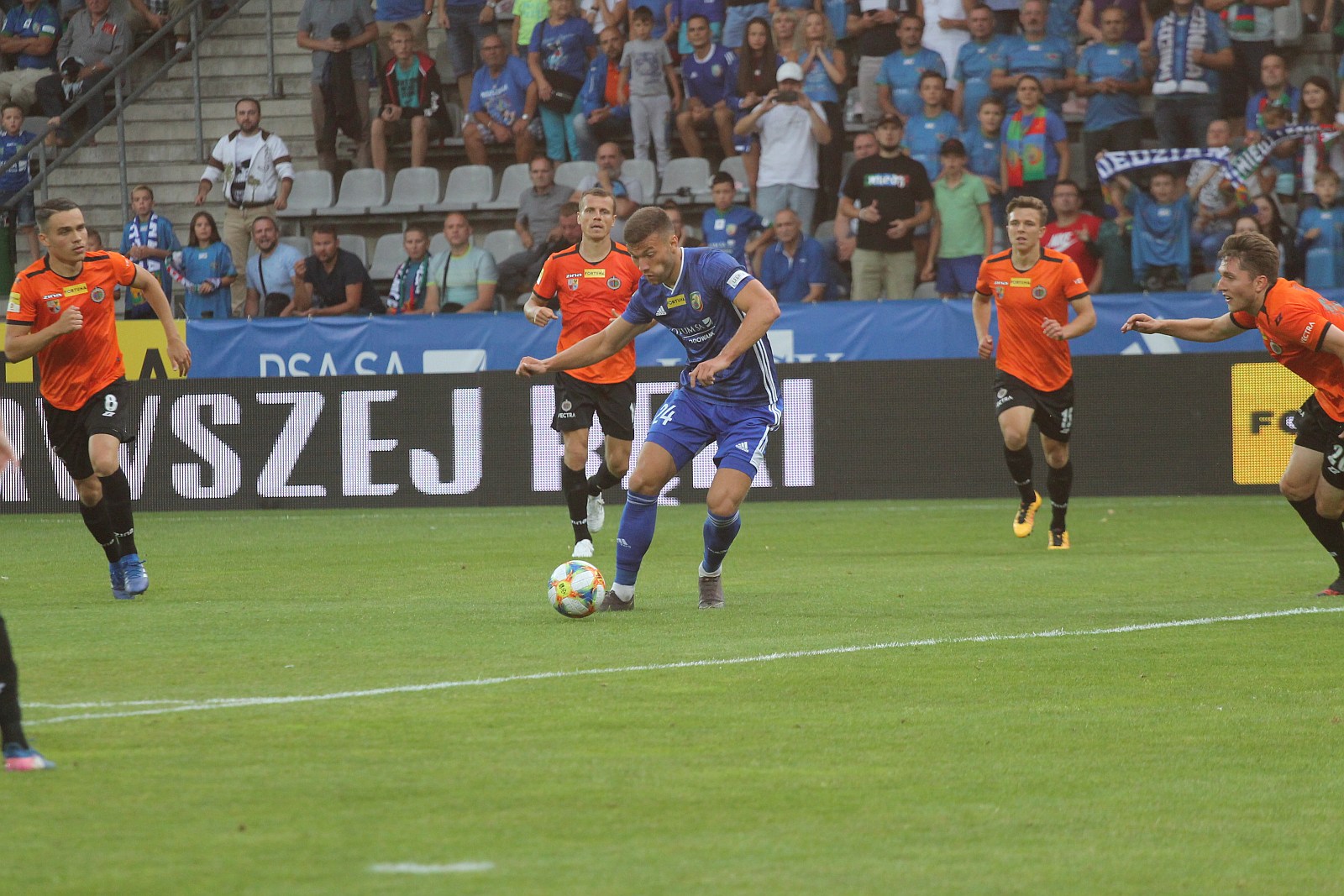 Miedź Legnica - Chrobry Głogów 2:1 (1:1)