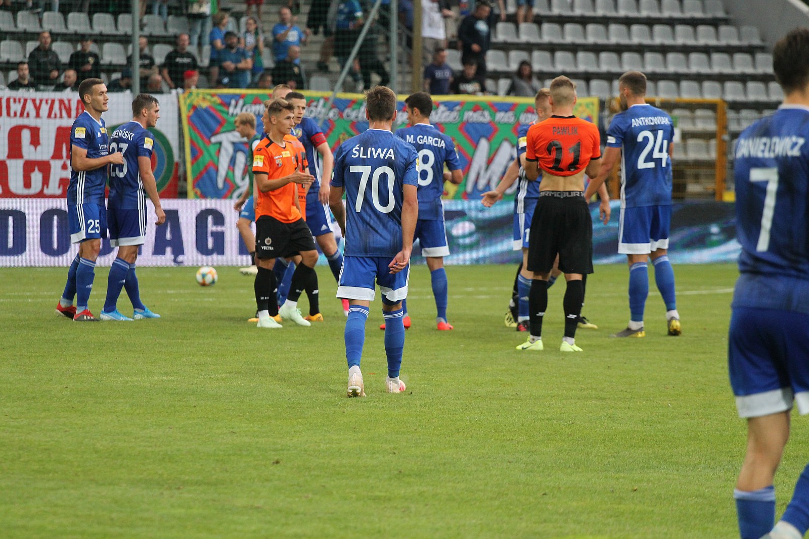 Miedź Legnica - Chrobry Głogów 2:1 (1:1)