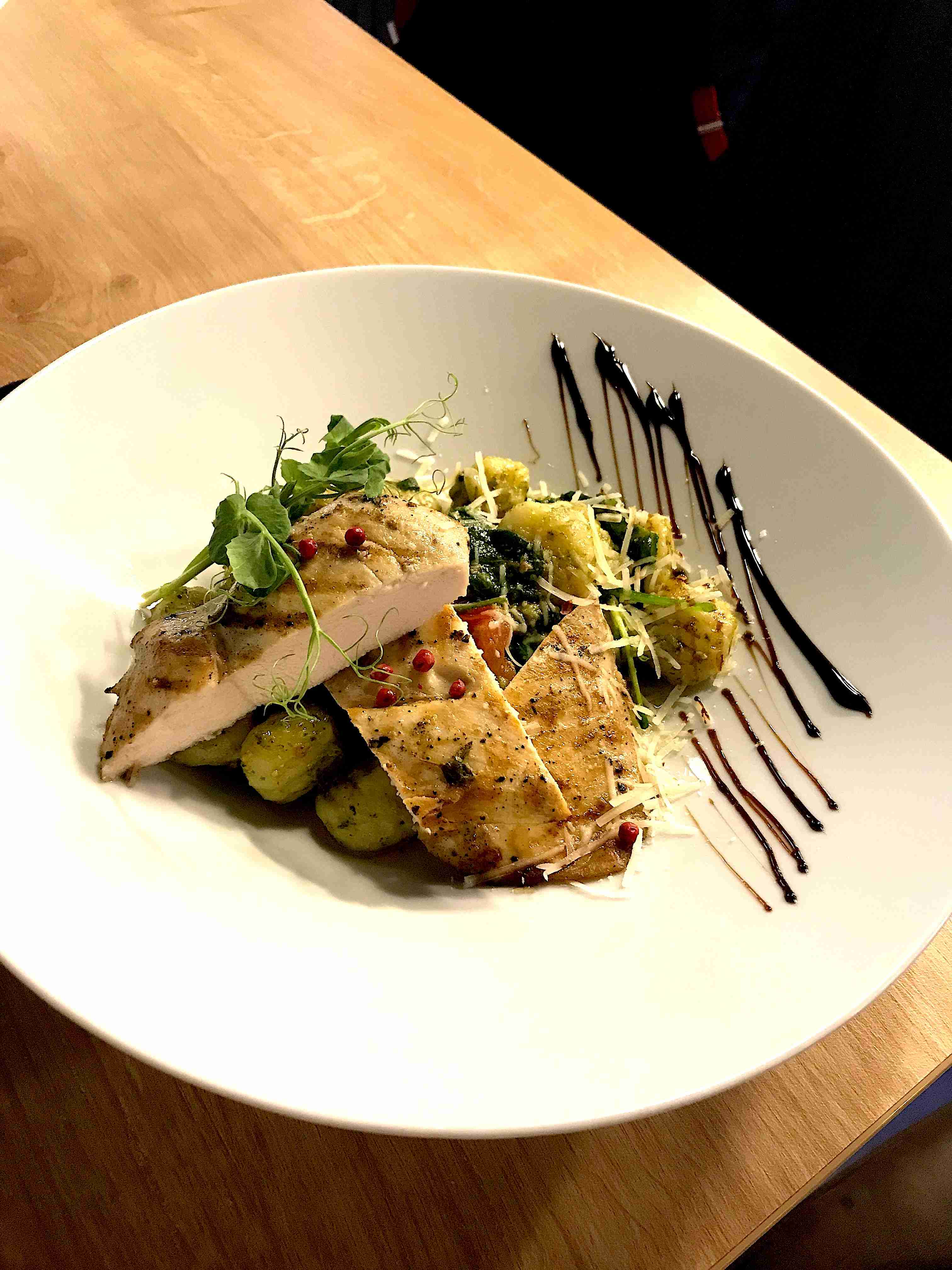 Wstąp do BISTRO N°22. Spełnisz swoje kulinarne marzenia