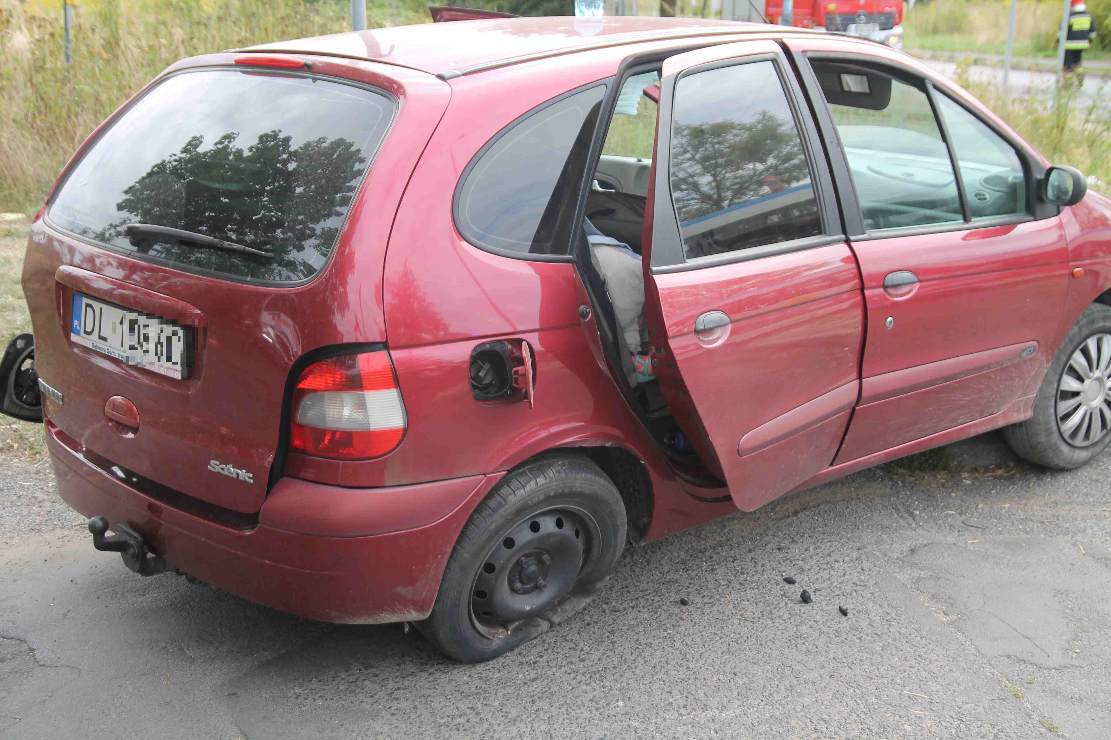 Zderzenie autobusu MPK z osobówką. Jedna osoba ranna