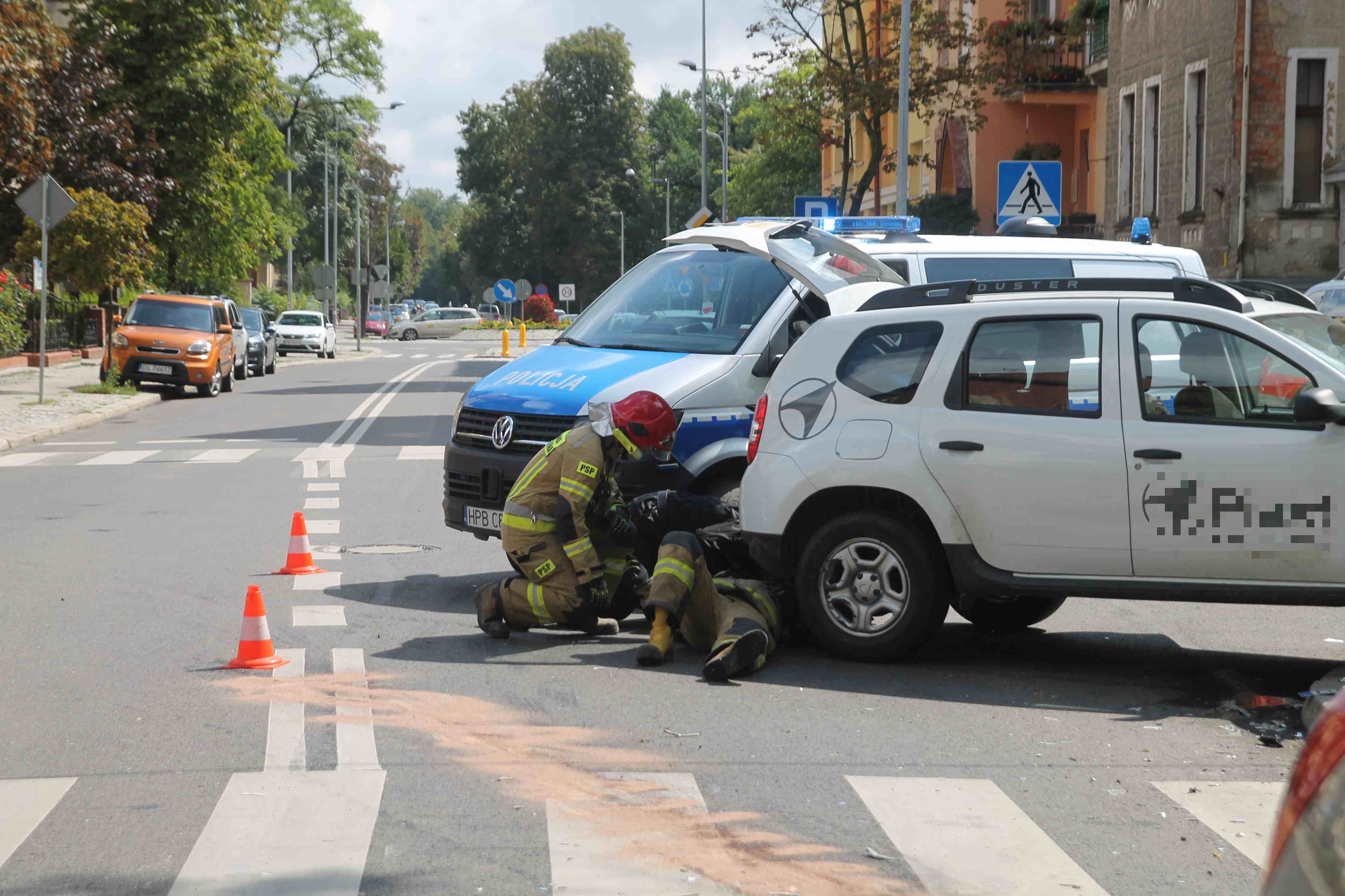 Zderzenie dwóch aut na skrzyżowaniu ulic Rataja i Orzeszkowej