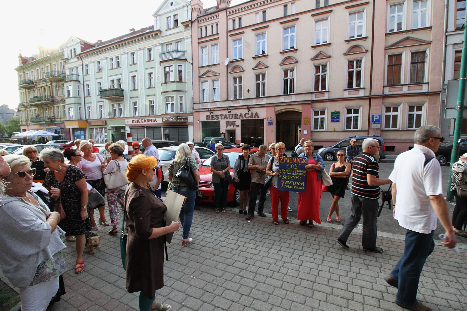 Kilkadziesiąt osób protestowało pod Sądem Okręgowym w Legnicy