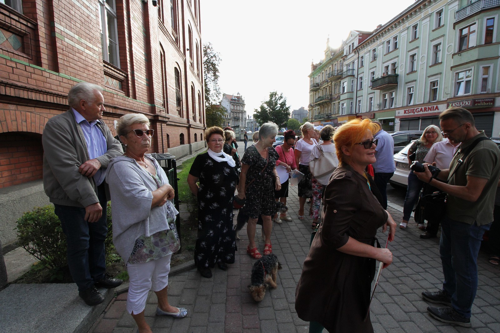 Kilkadziesiąt osób protestowało pod Sądem Okręgowym w Legnicy
