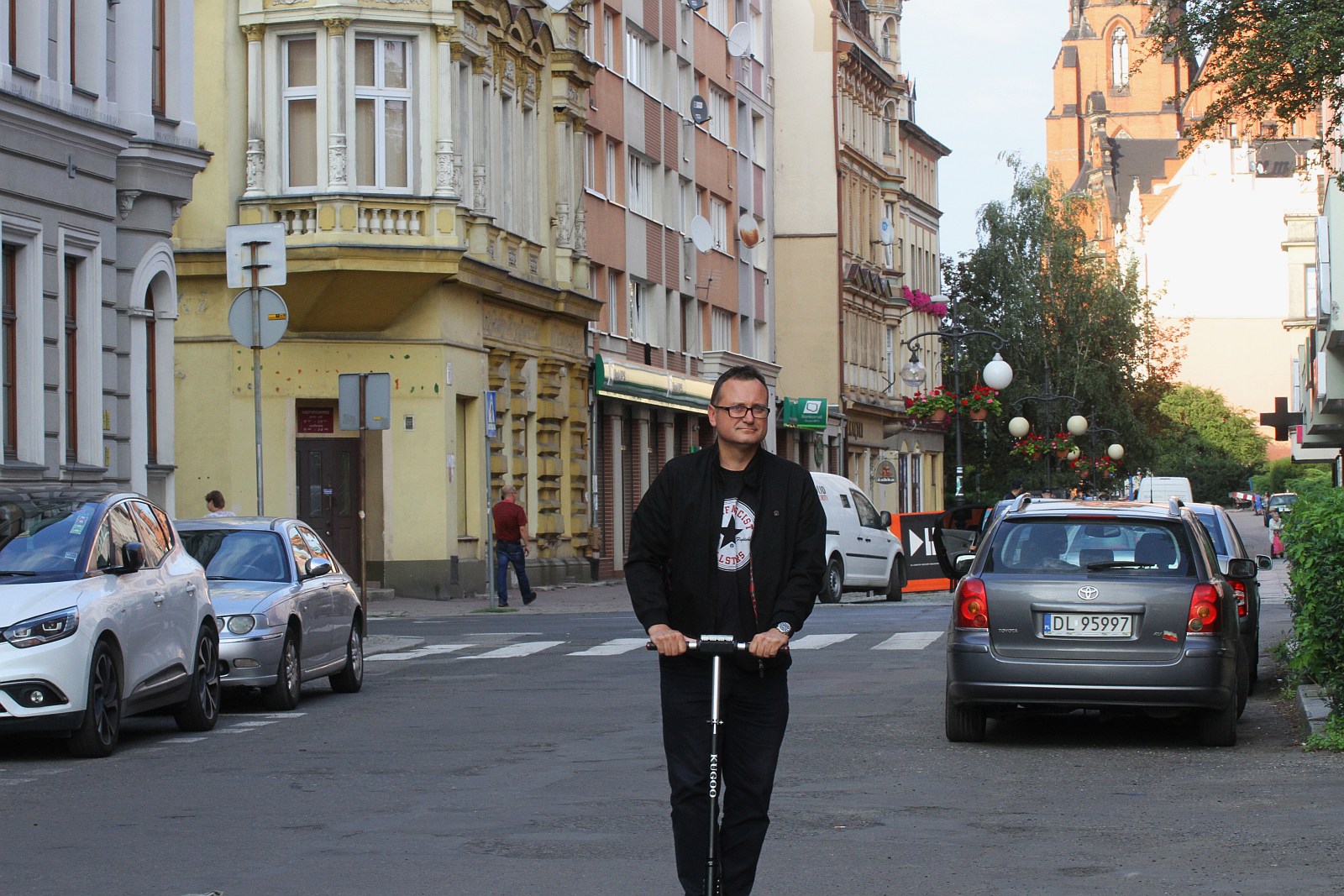 Kilkadziesiąt osób protestowało pod Sądem Okręgowym w Legnicy