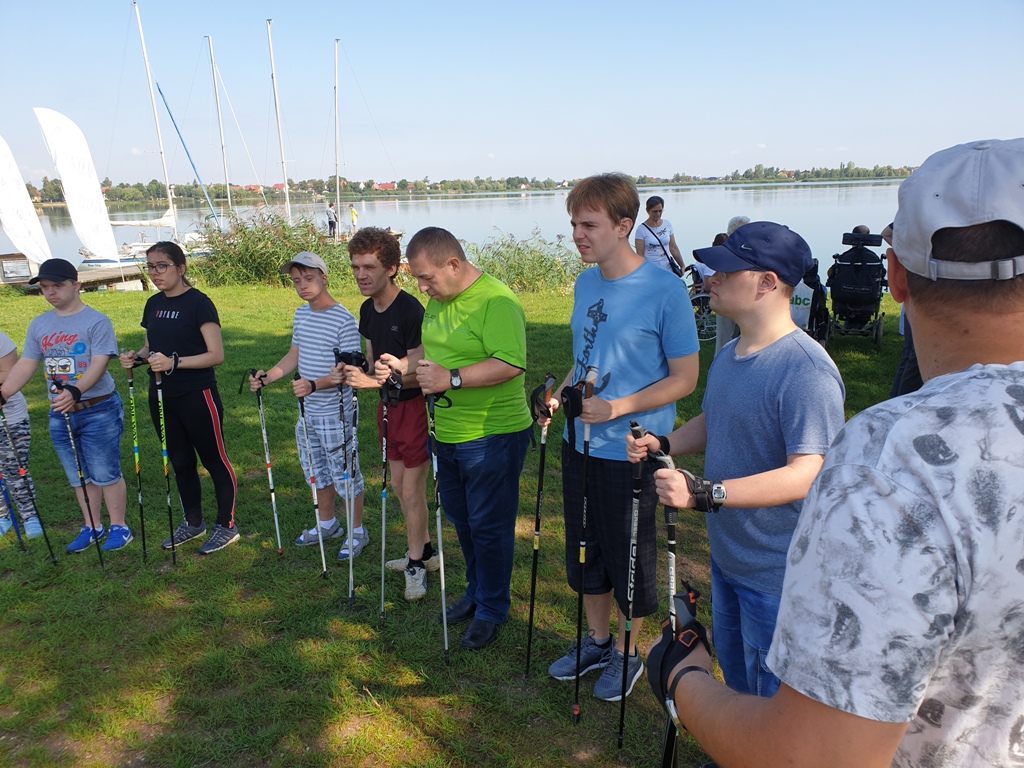 Niepełnosprawni zakończyli wakacje nad Jeziorem Kunickim