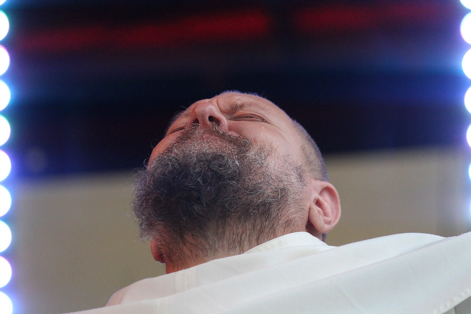Zespół Owca z dominikaninem ojcem Tomaszem Nowakiem