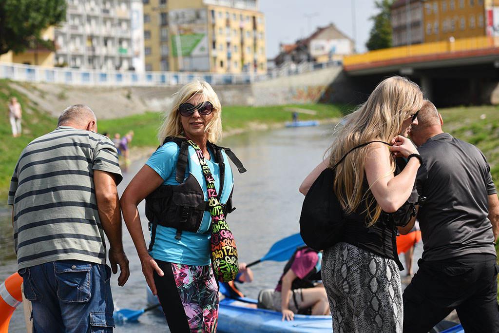Dobra zabawa na I Legnickim Spływie Kajakowym po Kaczawie