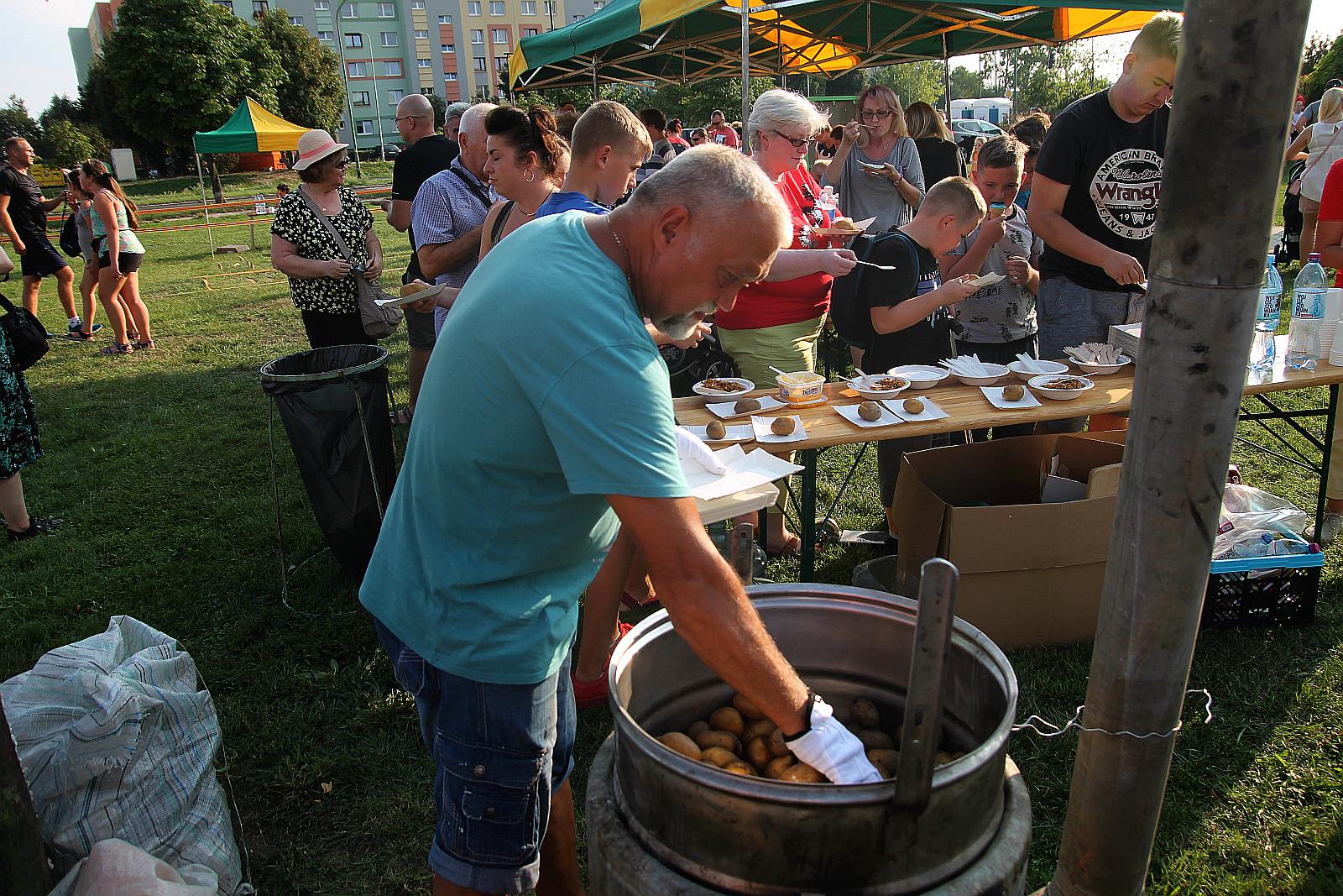 Mieszkańcy Piekar wspólnie pożegnali wakacje      
