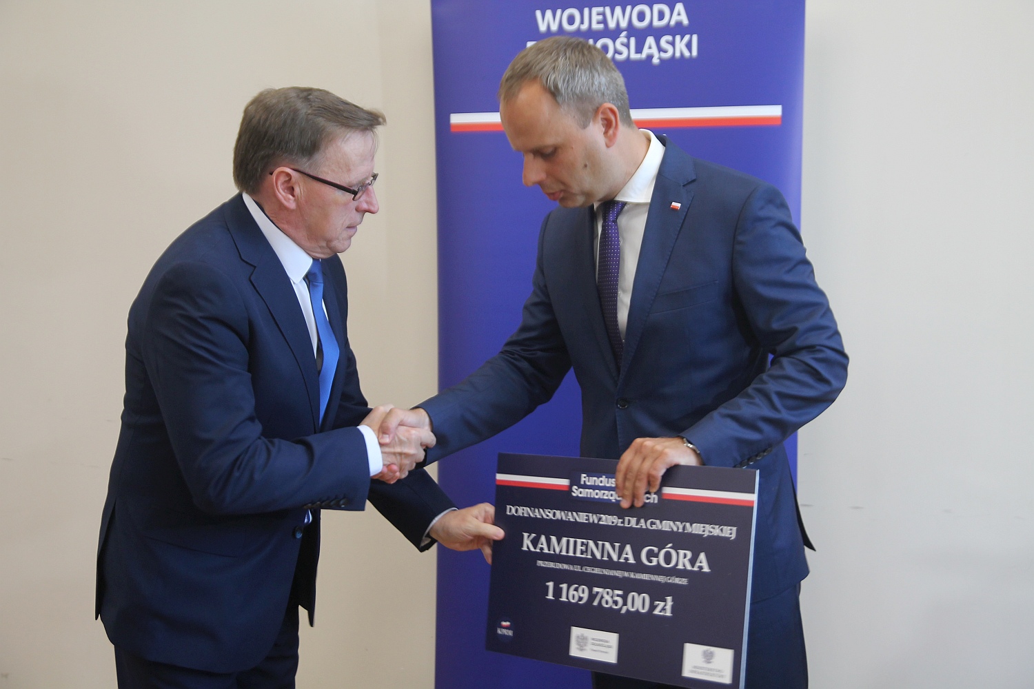 Gminy i powiaty ze wsparciem z Funduszu Dróg Samorządowych