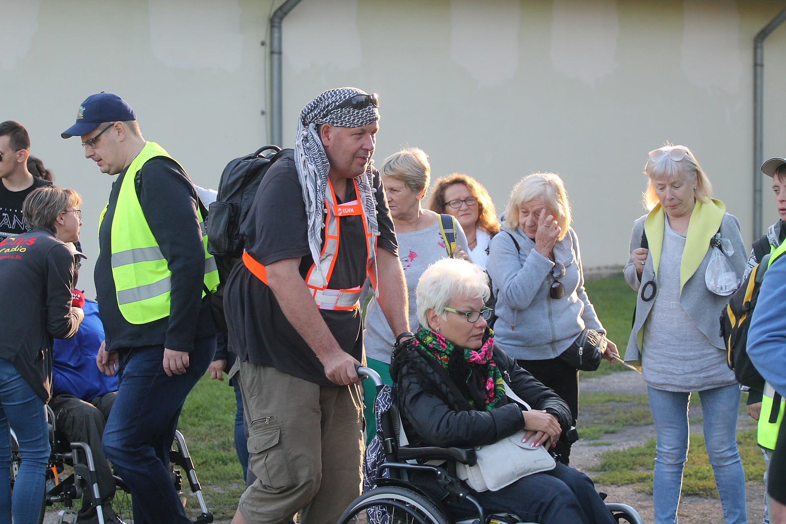 Niepełnosprawni z Legnicy pielgrzymują do Krzeszowa
