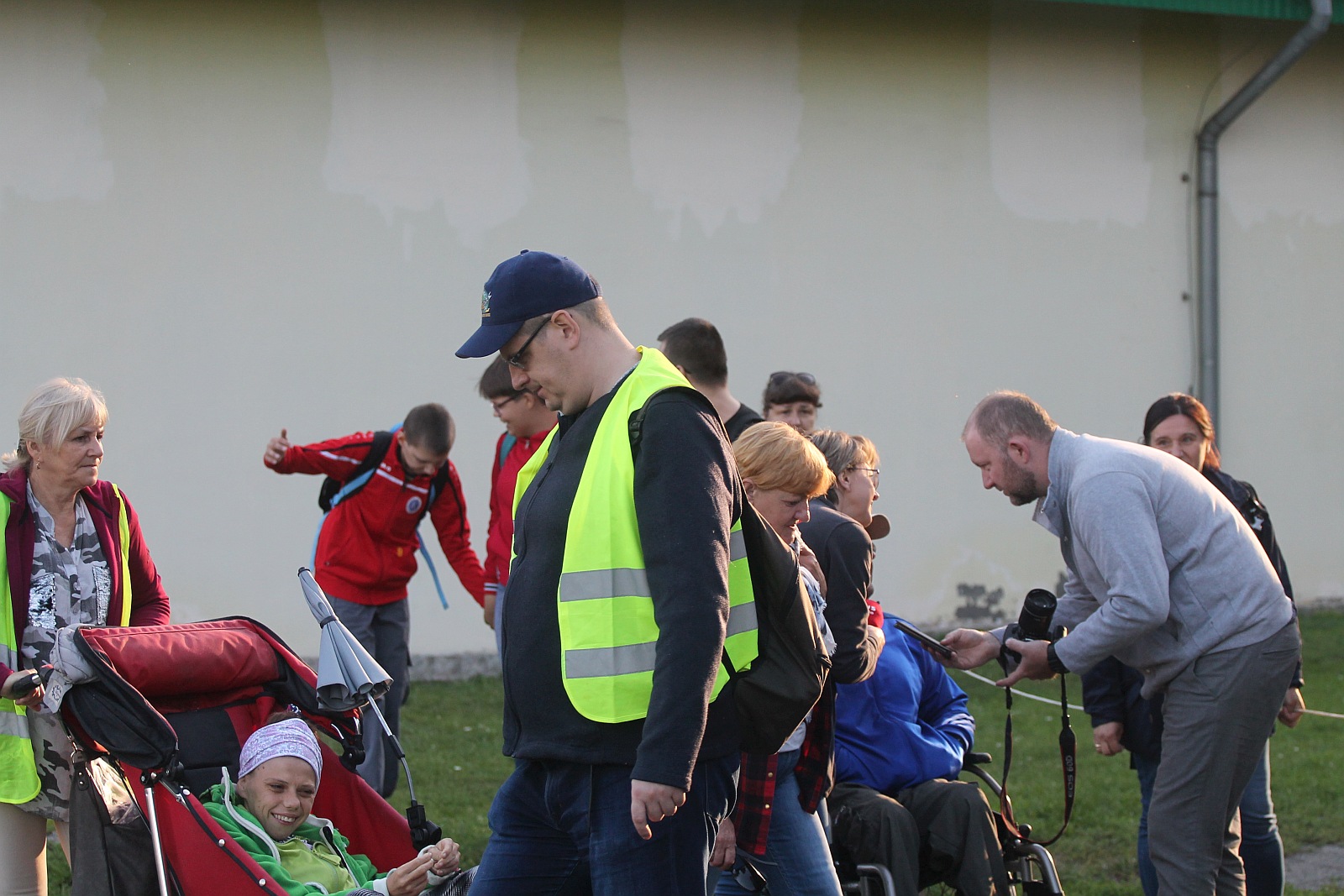 Niepełnosprawni z Legnicy pielgrzymują do Krzeszowa
