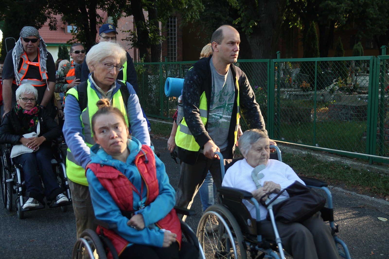 Niepełnosprawni z Legnicy pielgrzymują do Krzeszowa
