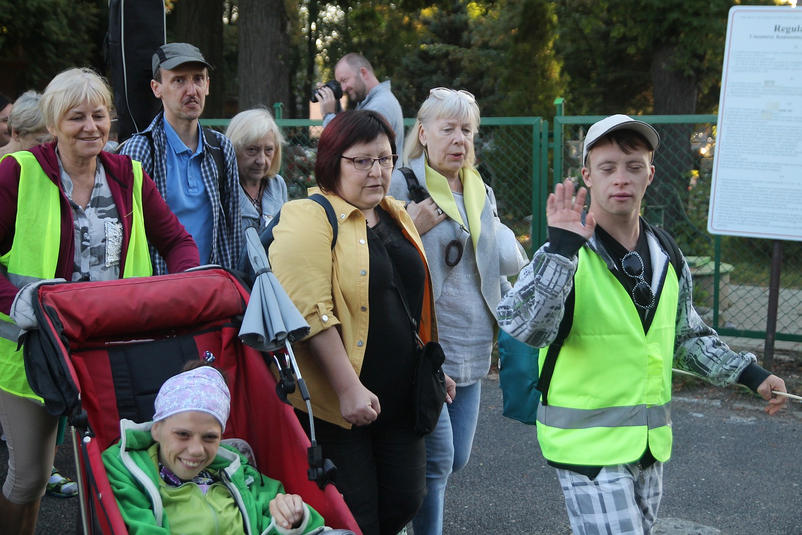 Niepełnosprawni z Legnicy pielgrzymują do Krzeszowa
