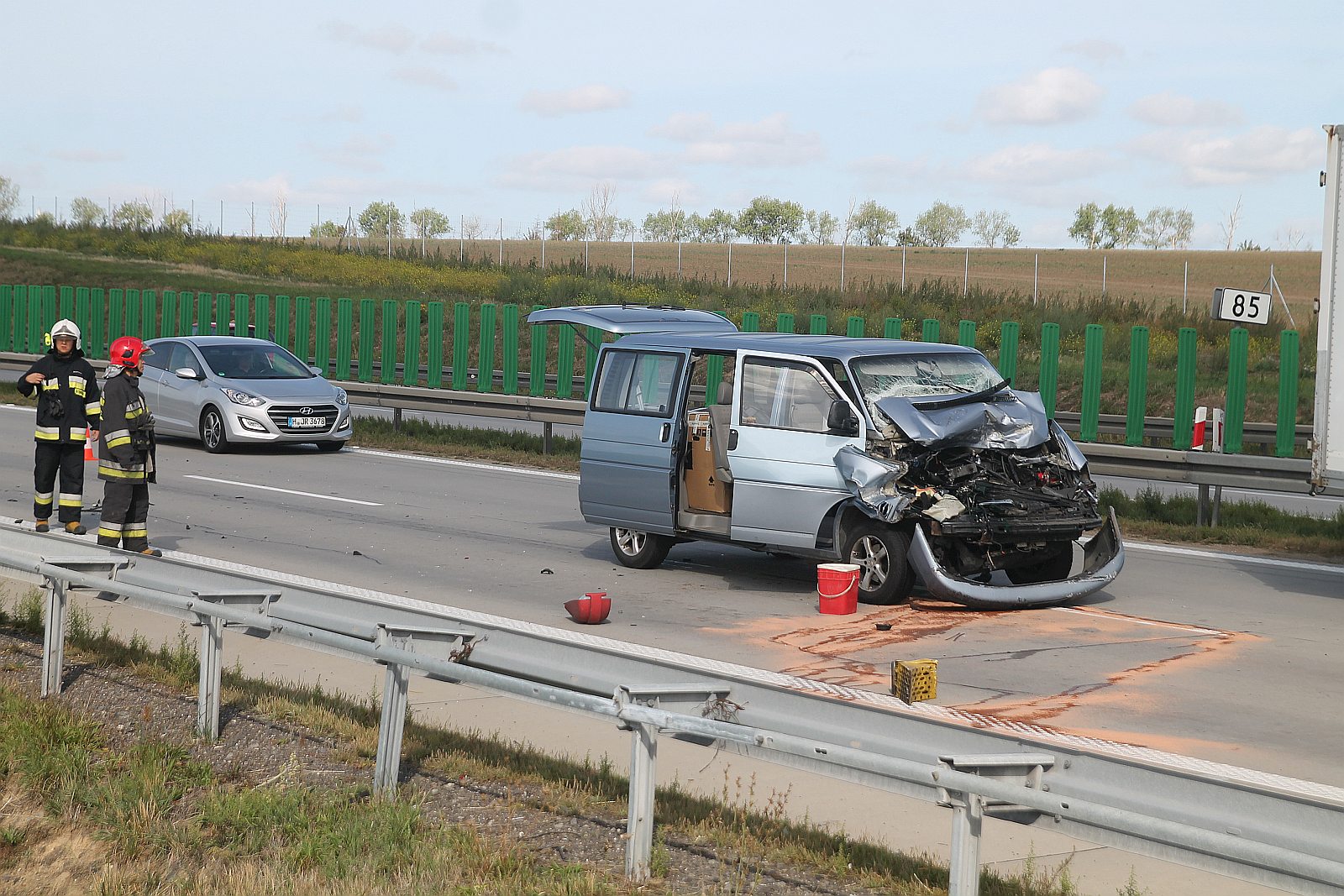 Jedna osoba ranna w wyniku zderzenia busa i cysterny