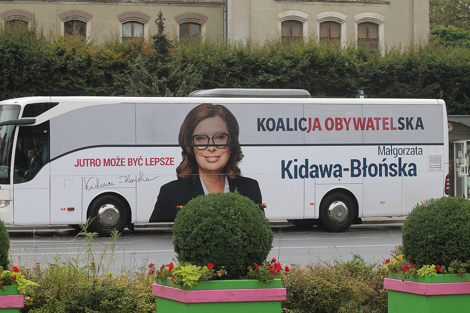 Kidawa-Błońska rozpoczęła namawiała legniczan do pójścia do urn
