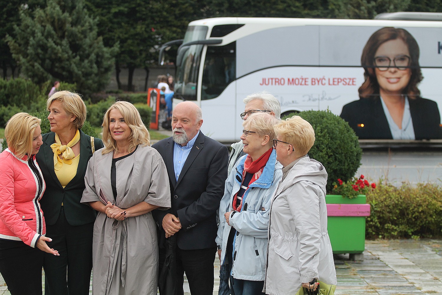 Kidawa-Błońska rozpoczęła namawiała legniczan do pójścia do urn