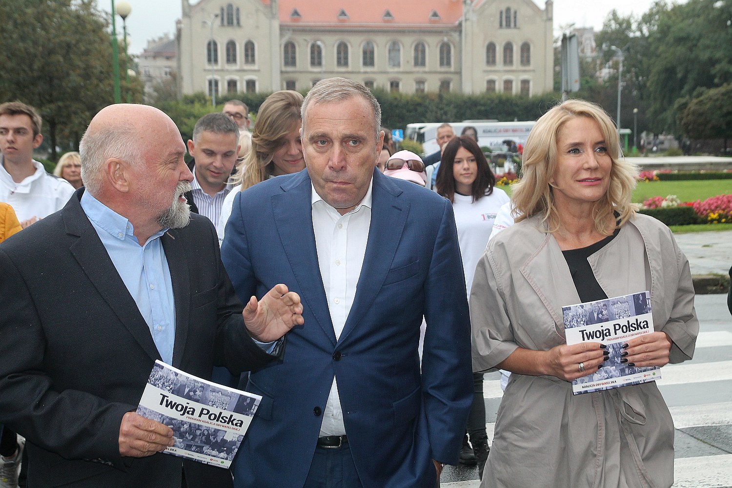 Kidawa-Błońska rozpoczęła namawiała legniczan do pójścia do urn