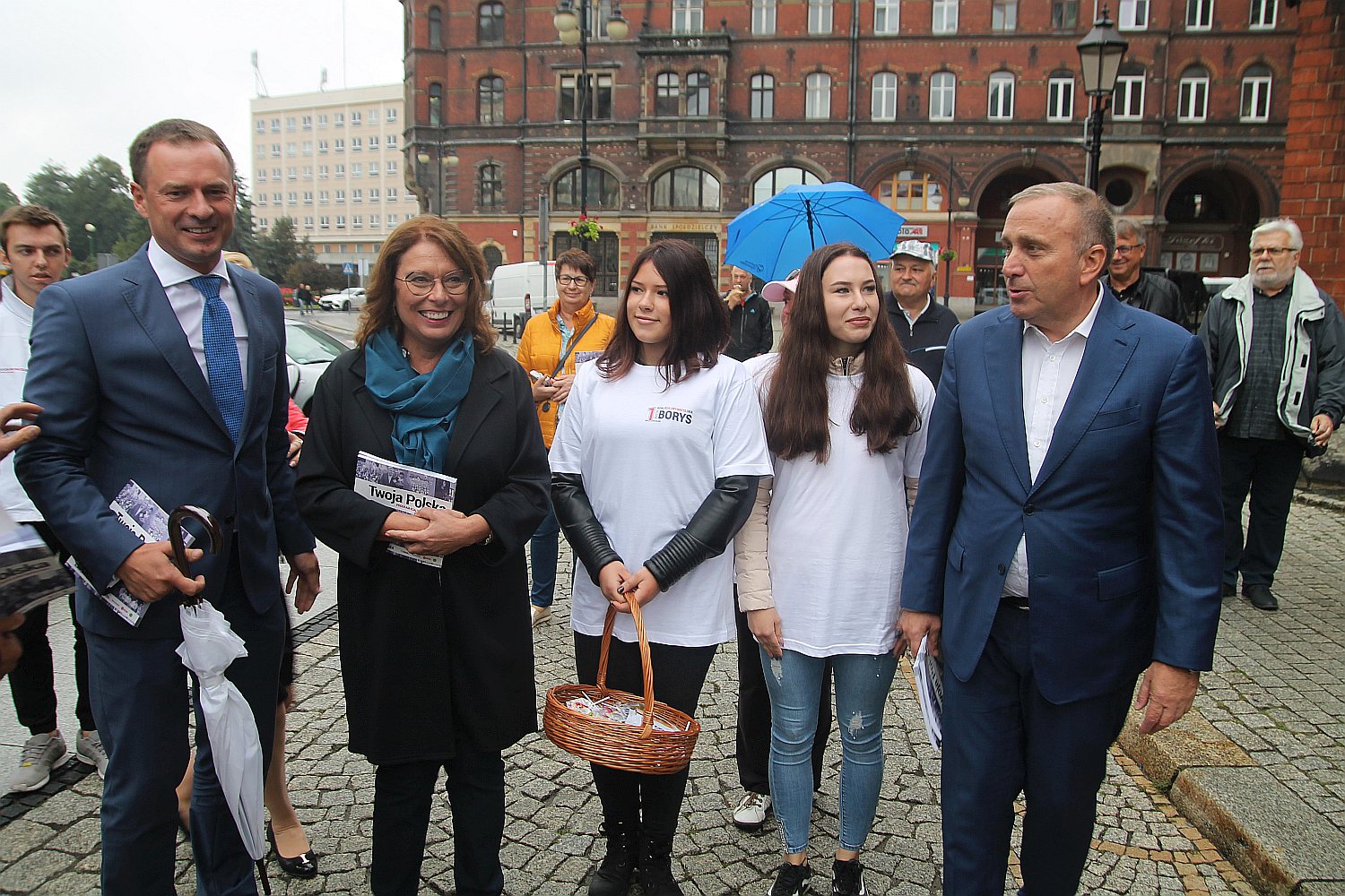 Kidawa-Błońska rozpoczęła namawiała legniczan do pójścia do urn