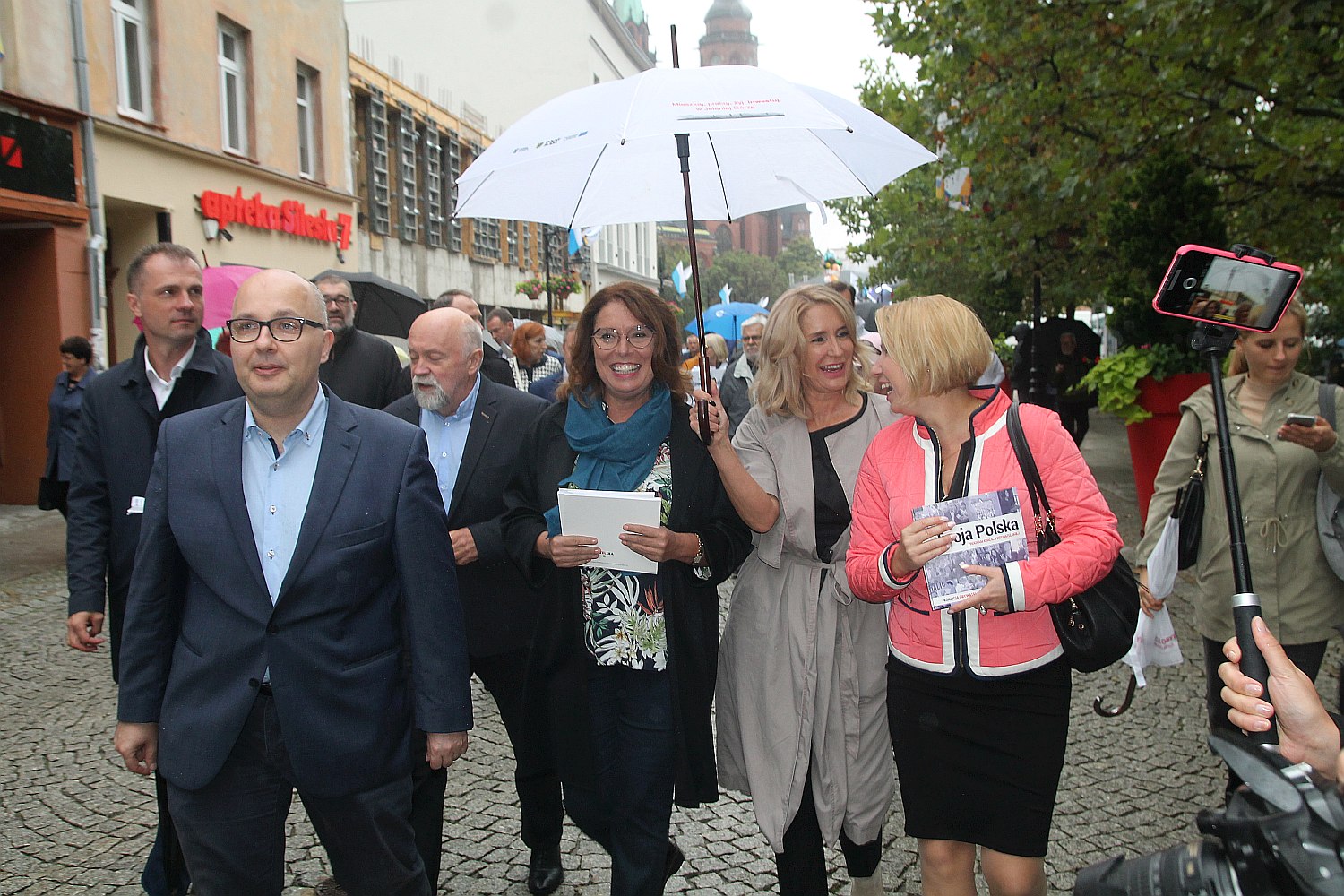 Kidawa-Błońska rozpoczęła namawiała legniczan do pójścia do urn