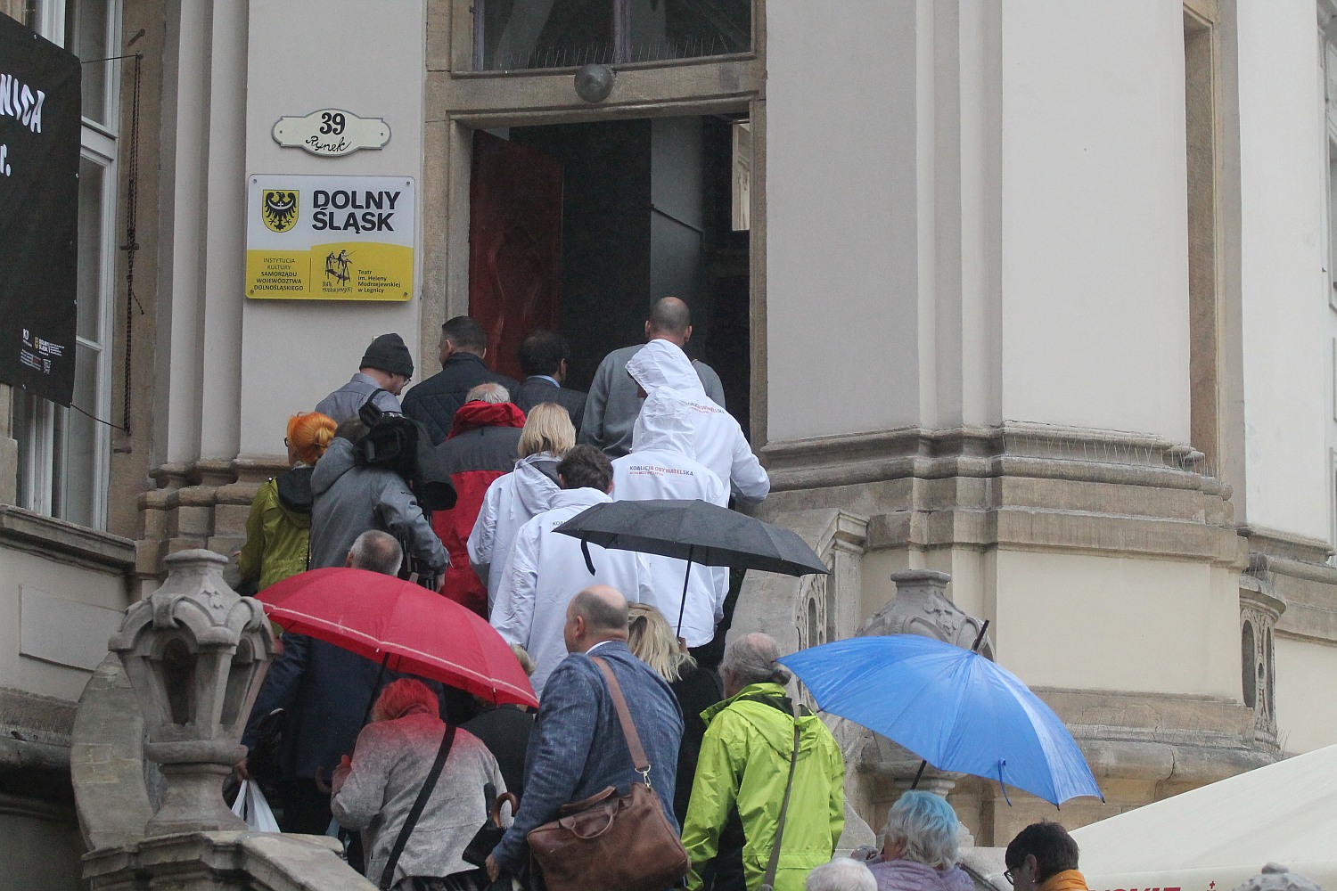 Kidawa-Błońska rozpoczęła namawiała legniczan do pójścia do urn