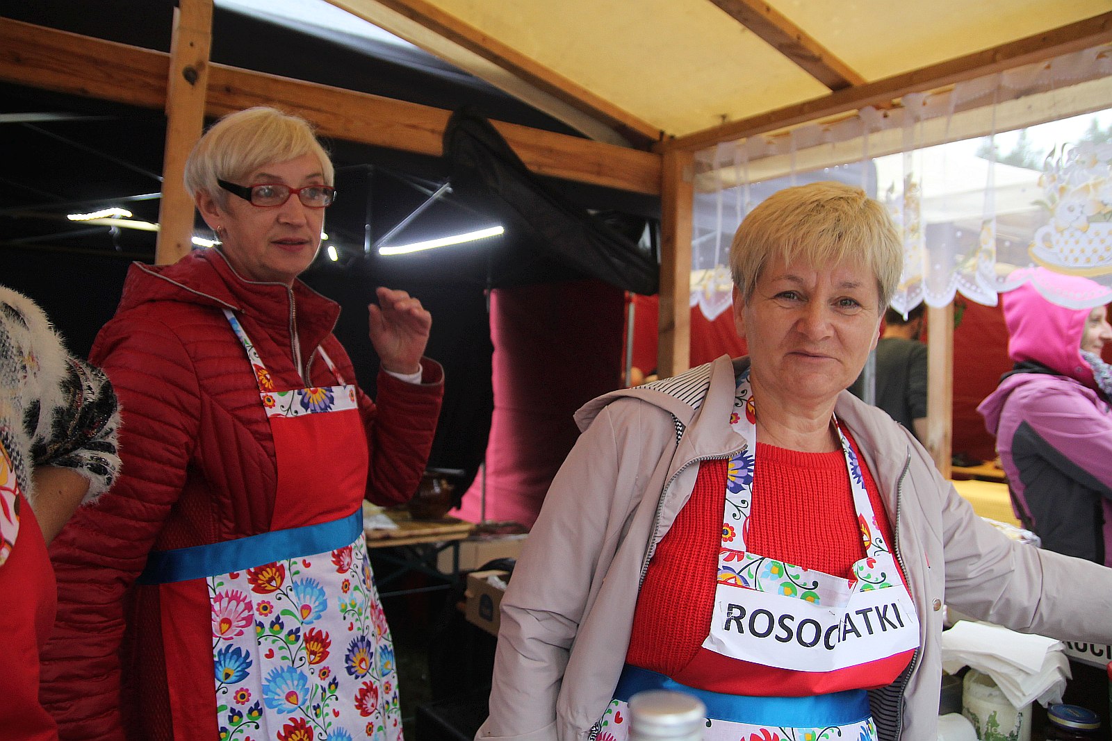 Mimo deszczu na dożynkach w Miłogostowicach nikt się nie nudził