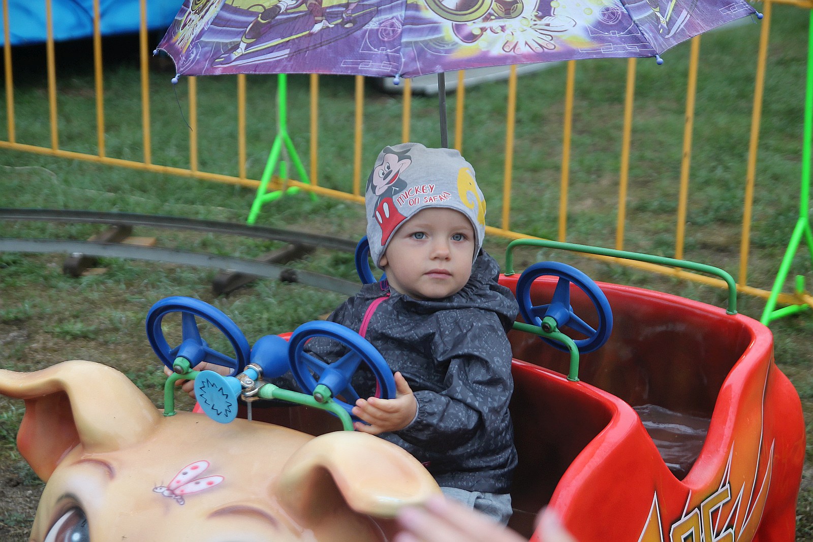 Mimo deszczu na dożynkach w Miłogostowicach nikt się nie nudził