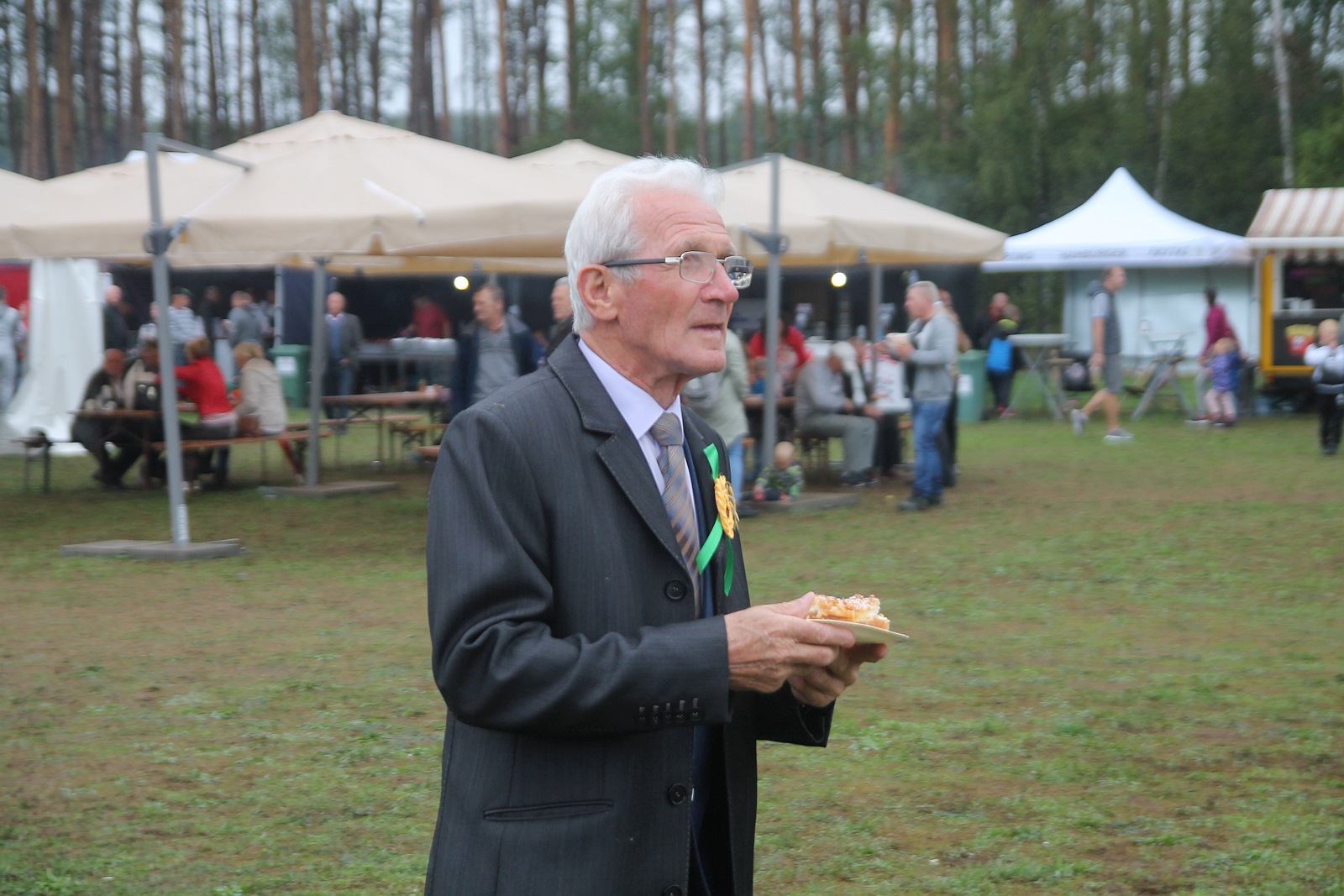 Mimo deszczu na dożynkach w Miłogostowicach nikt się nie nudził