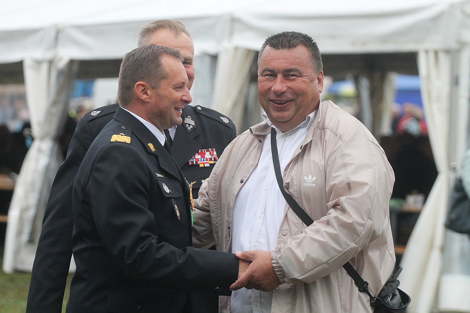 Mimo deszczu na dożynkach w Miłogostowicach nikt się nie nudził