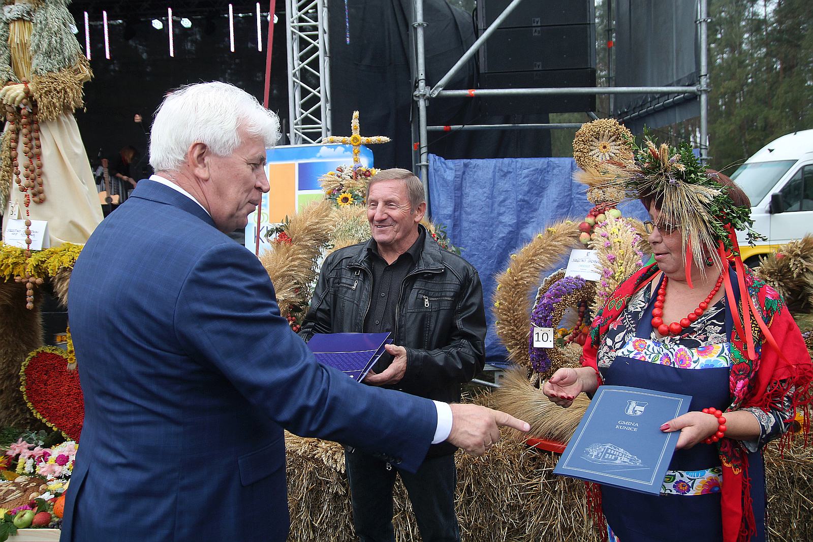 Mimo deszczu na dożynkach w Miłogostowicach nikt się nie nudził
