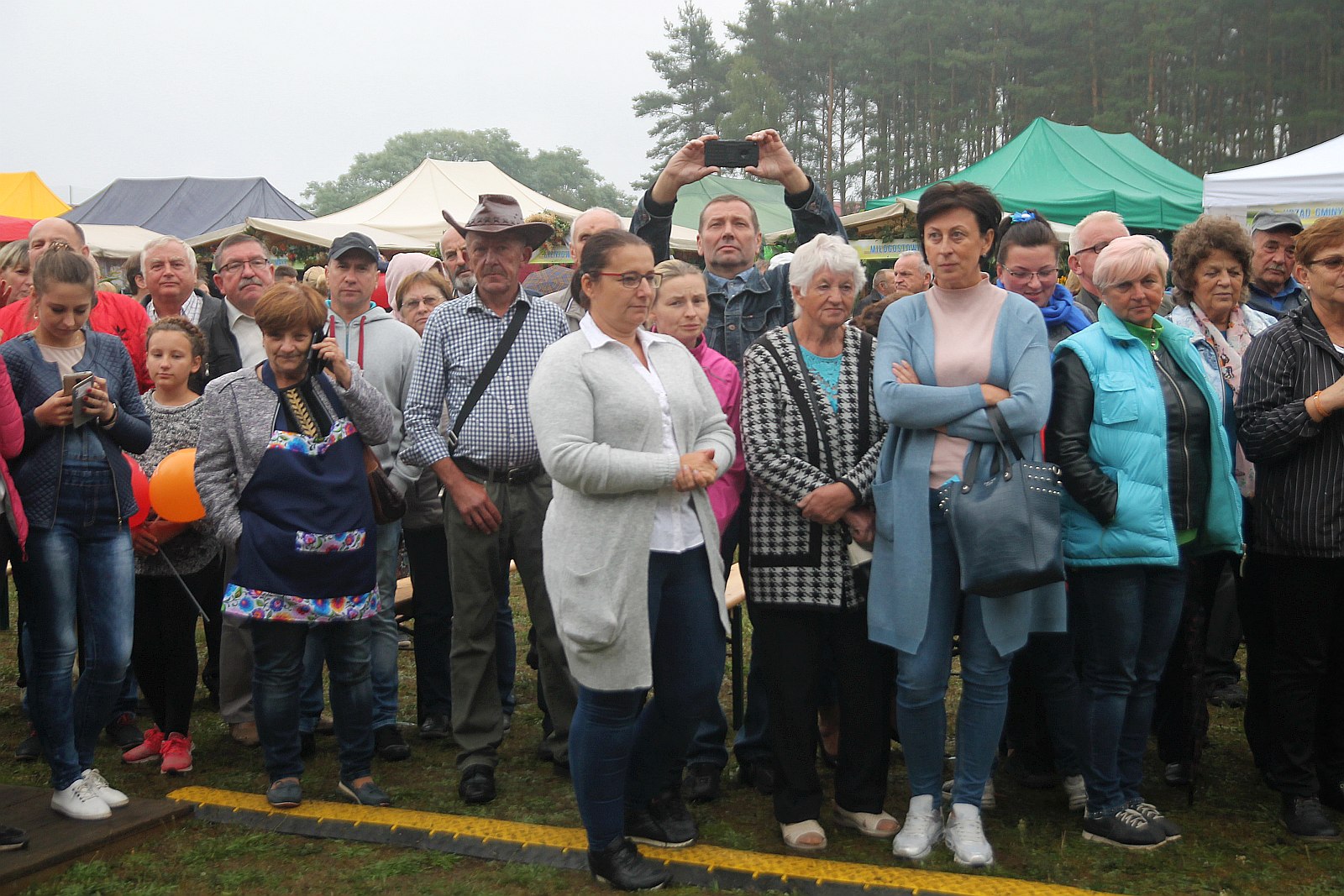 Mimo deszczu na dożynkach w Miłogostowicach nikt się nie nudził