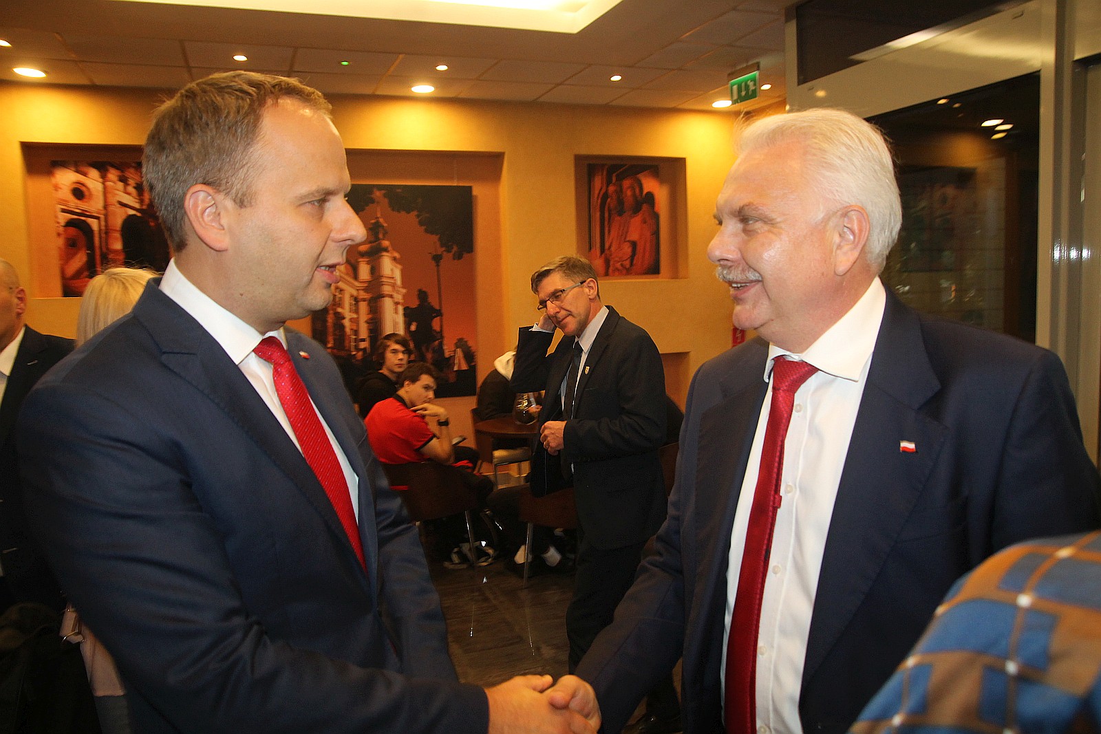 Osiem nowych karetek dla Dolnego Śląska