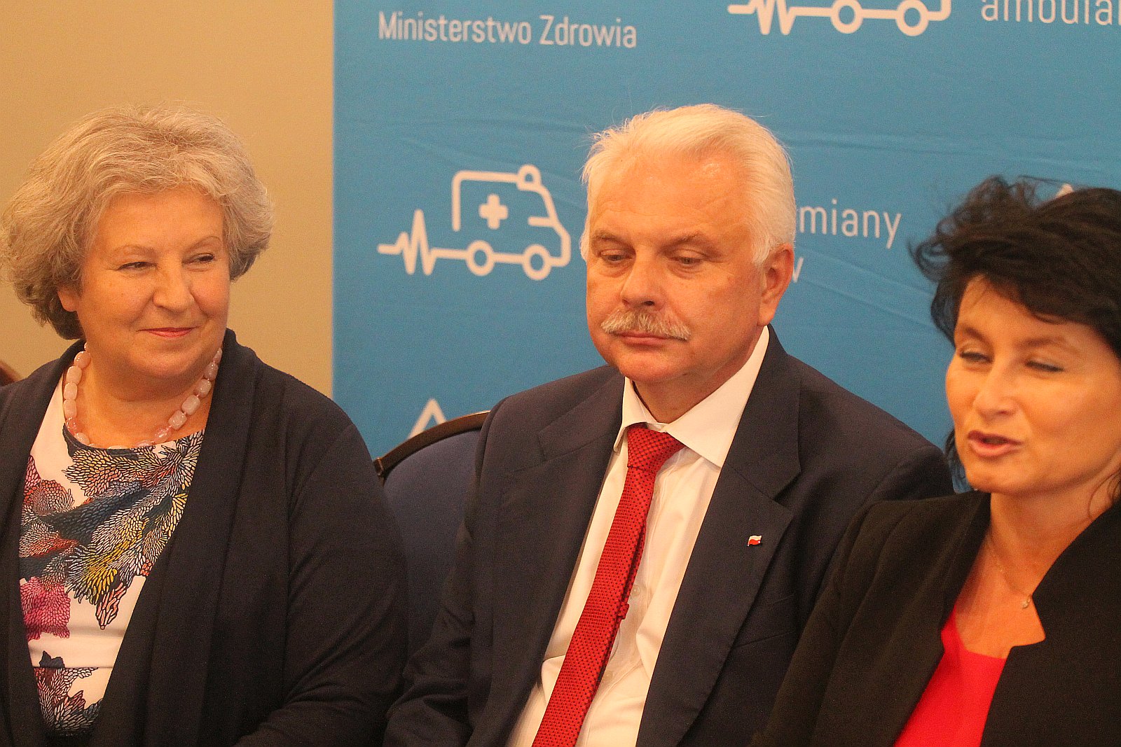 Osiem nowych karetek dla Dolnego Śląska