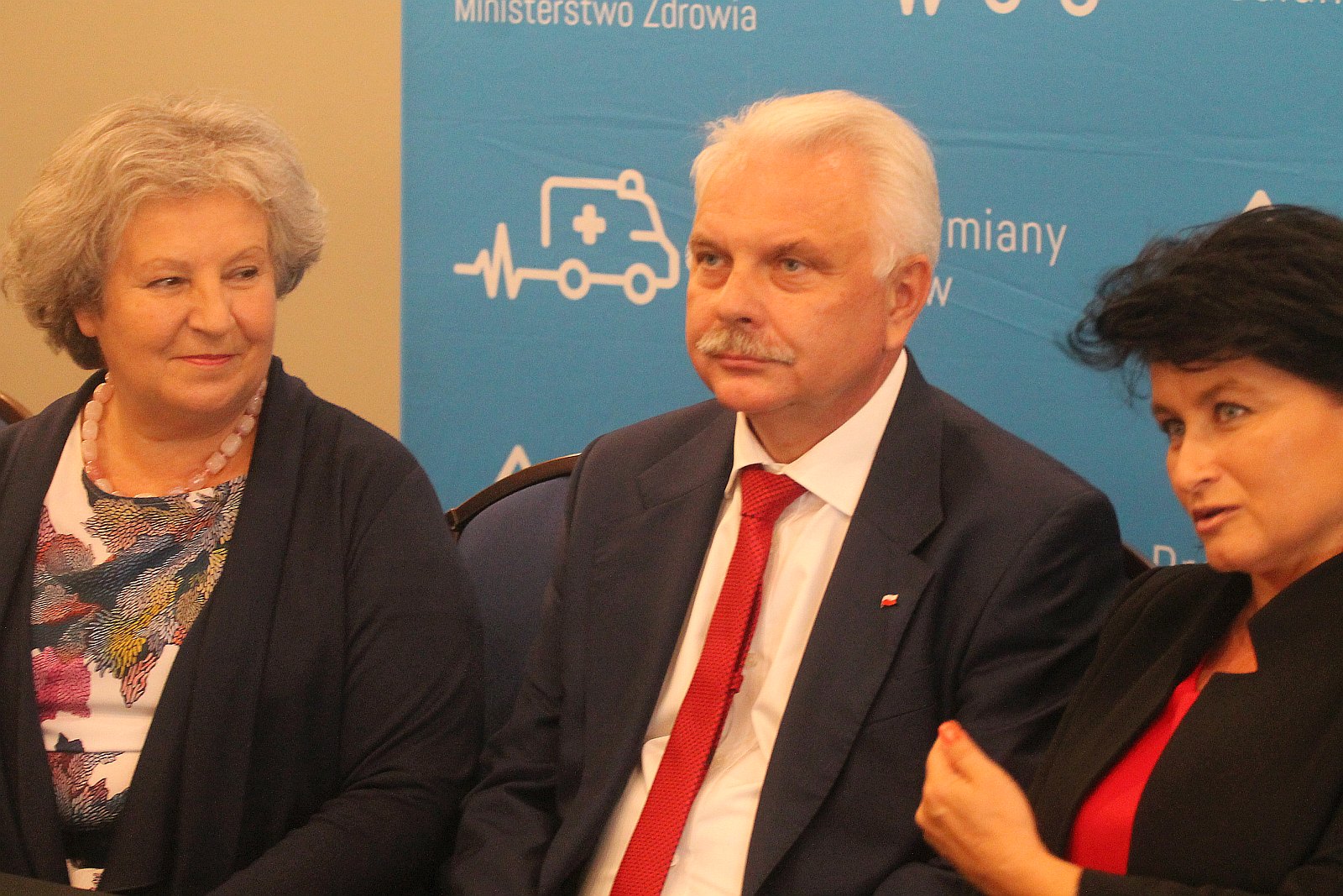 Osiem nowych karetek dla Dolnego Śląska
