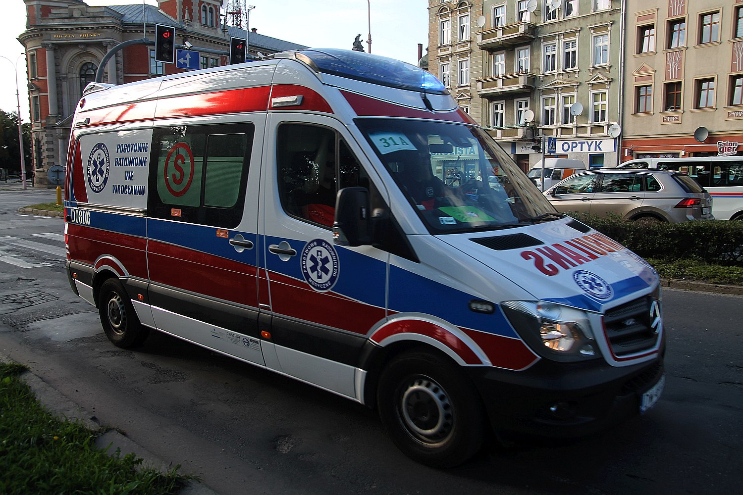 Parada karetek uczestników mistrzostw w ratownictwie